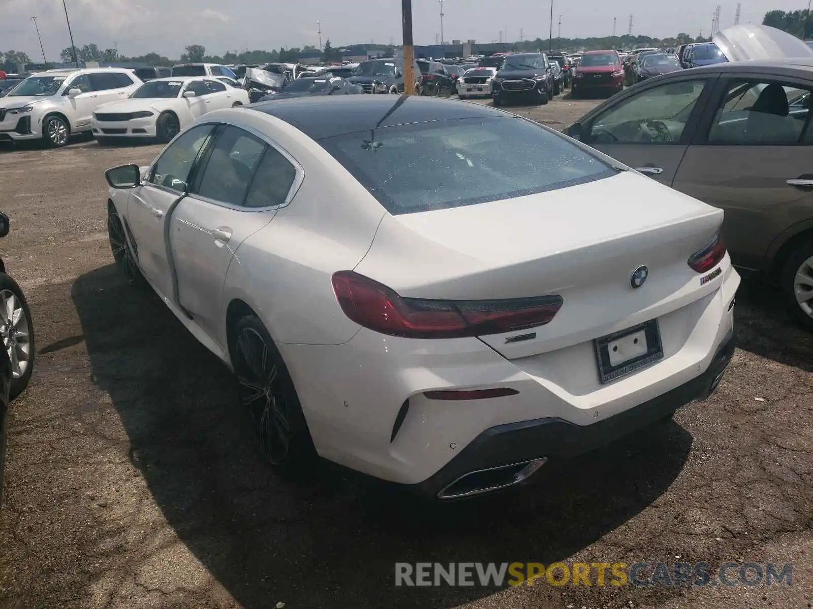 3 Photograph of a damaged car WBAGV8C05LCE26330 BMW M8 2020