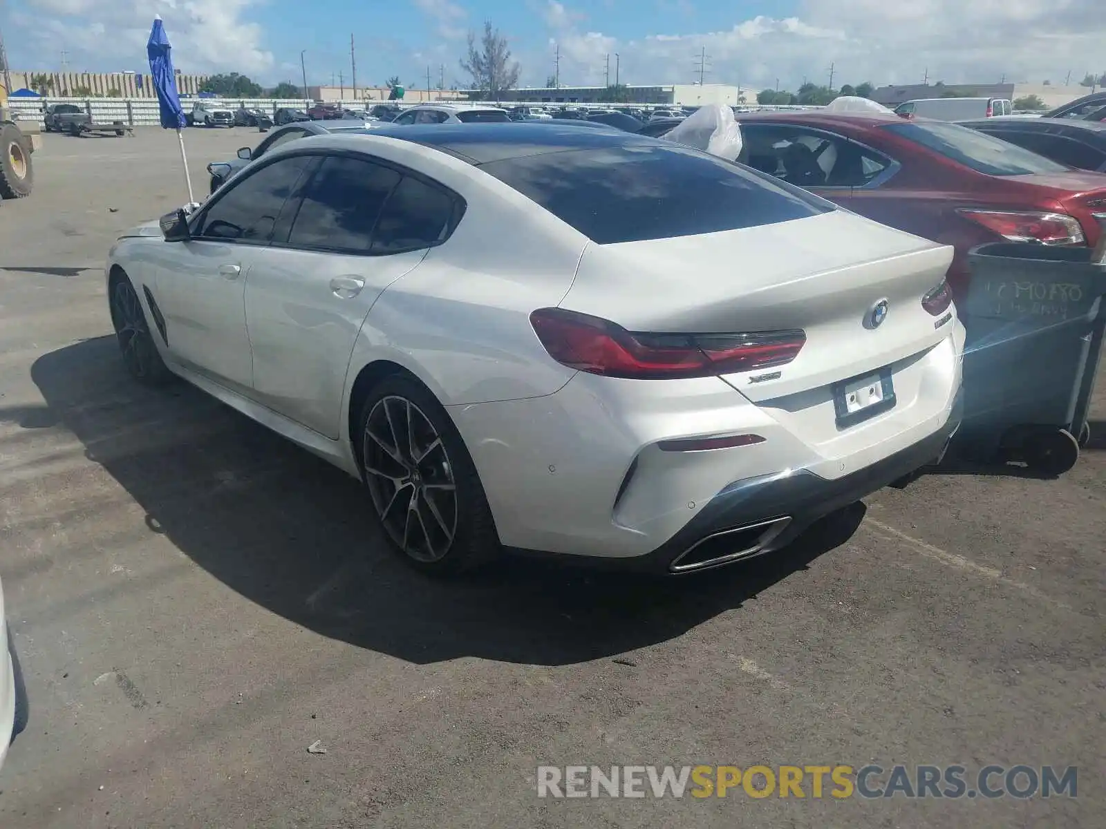 3 Photograph of a damaged car WBAGV8C0XLBP49047 BMW M8 2020