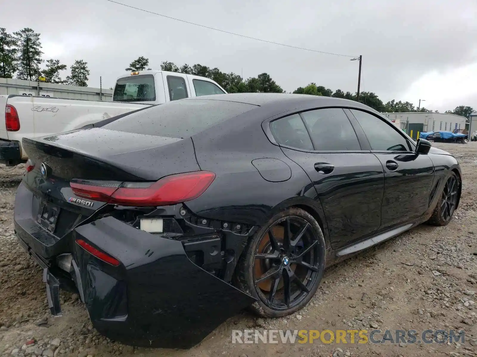 4 Photograph of a damaged car WBAGV8C0XLCE63924 BMW M8 2020