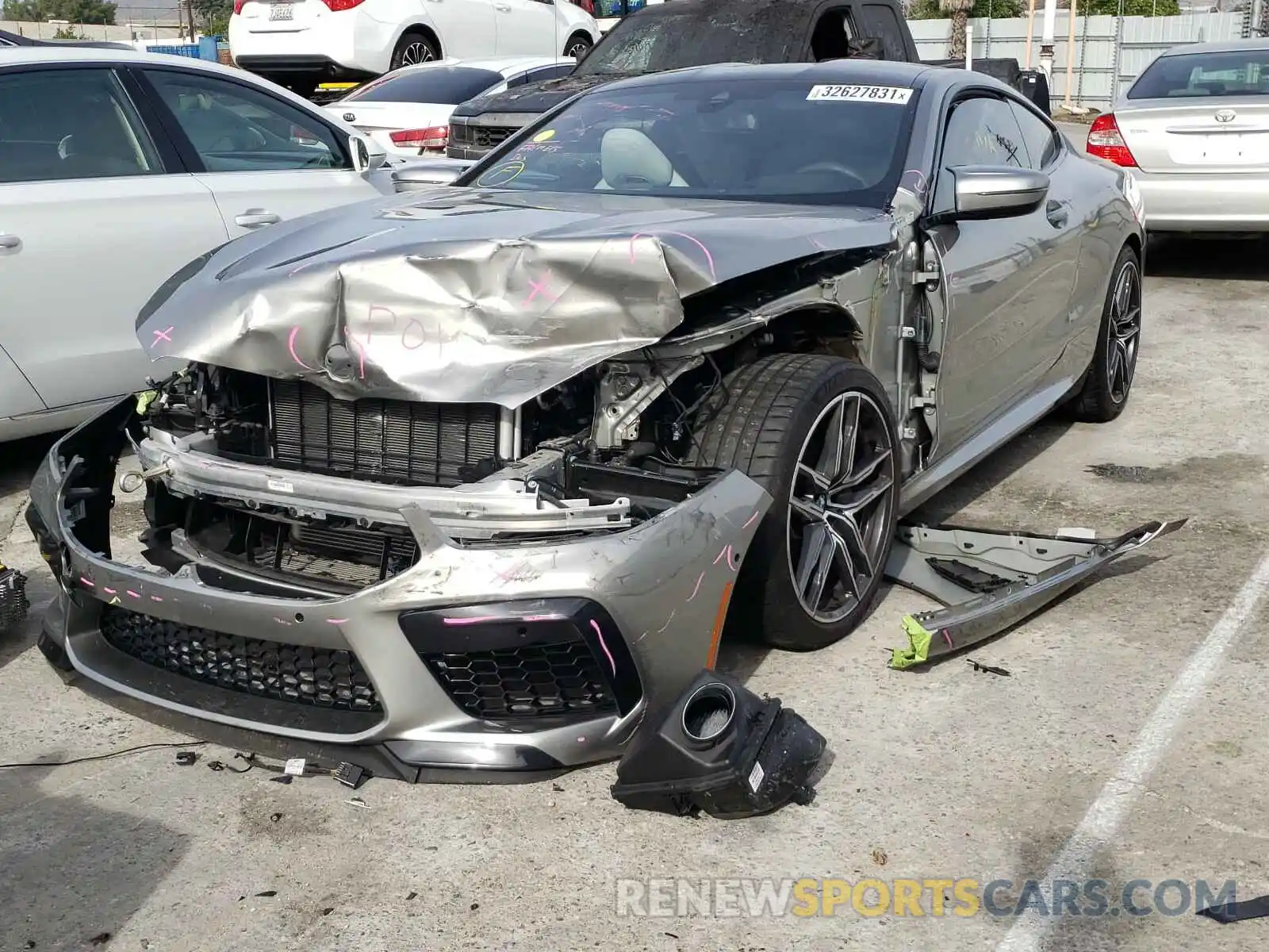 2 Фотография поврежденного автомобиля WBSAE0C02LCD33977 BMW M8 2020
