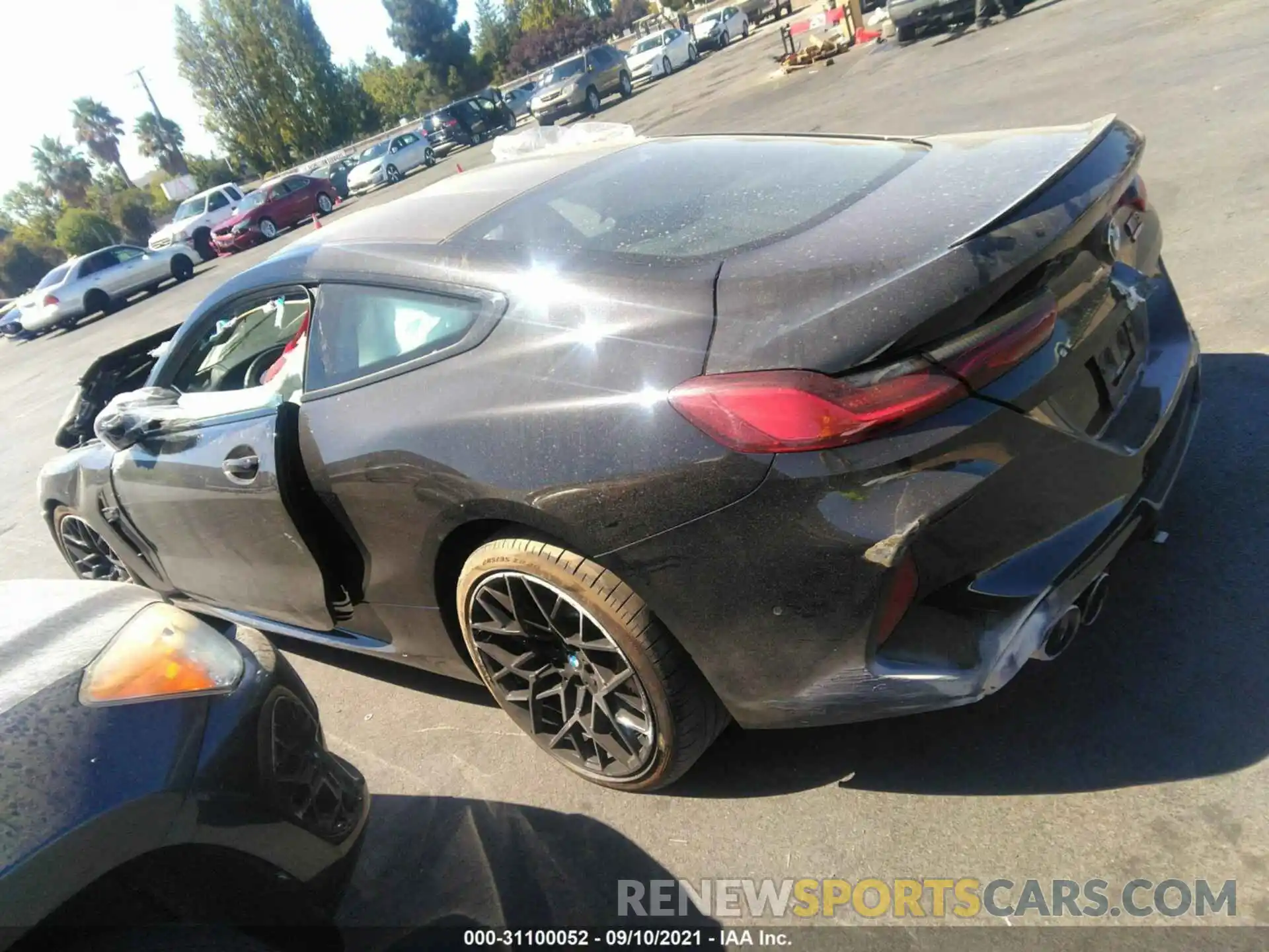 3 Photograph of a damaged car WBSAE0C07LCE09998 BMW M8 2020