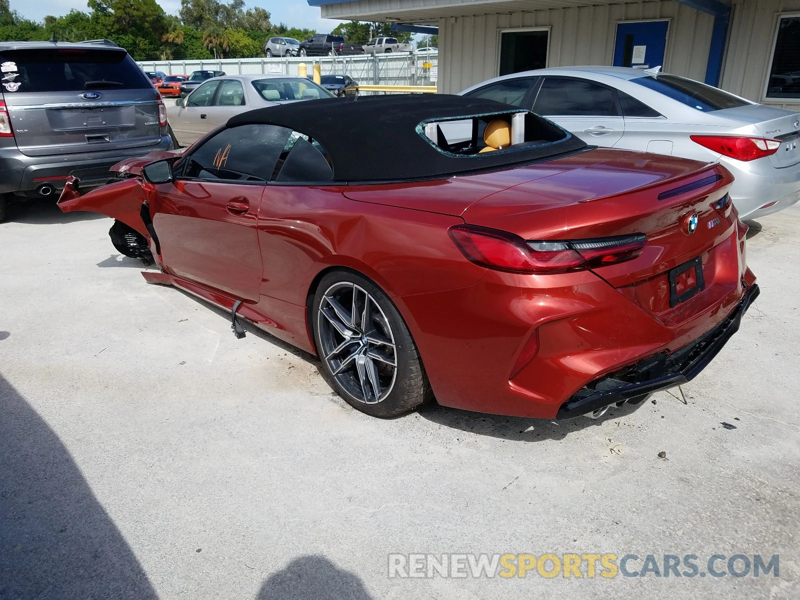 3 Photograph of a damaged car WBSDZ0C01LBM09516 BMW M8 2020