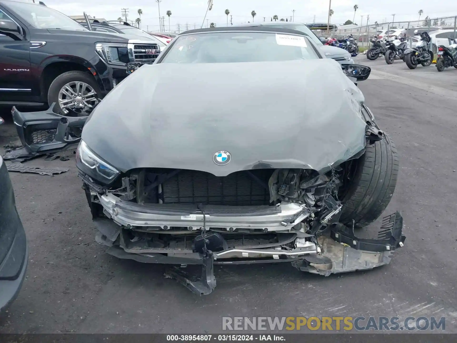 18 Photograph of a damaged car WBSDZ0C02LBM09556 BMW M8 2020