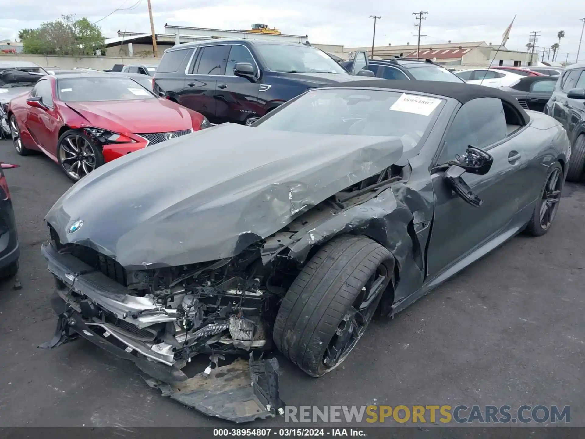 6 Photograph of a damaged car WBSDZ0C02LBM09556 BMW M8 2020