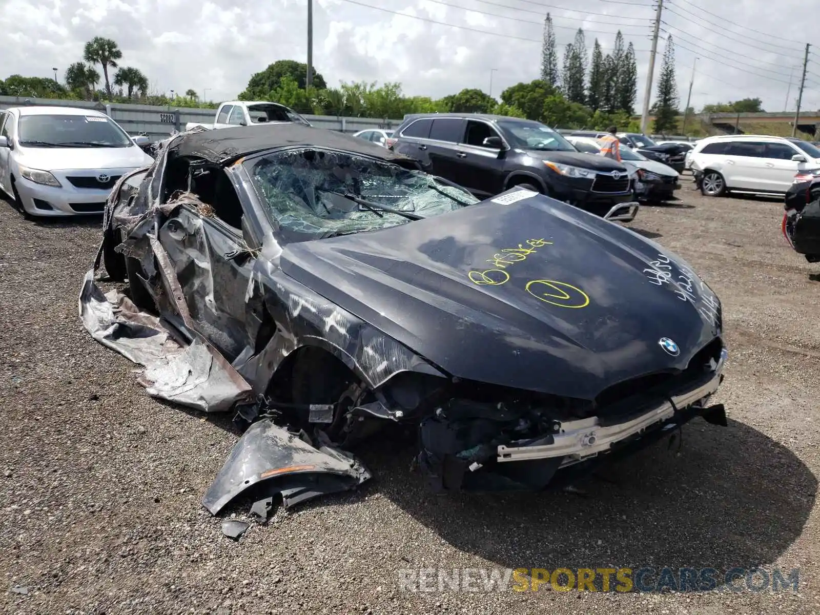 1 Photograph of a damaged car WBSDZ0C04LCD64147 BMW M8 2020