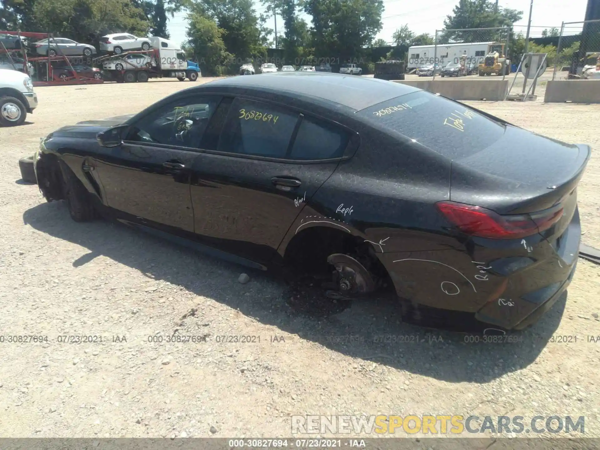 3 Photograph of a damaged car WBSGV0C07LCE47855 BMW M8 2020