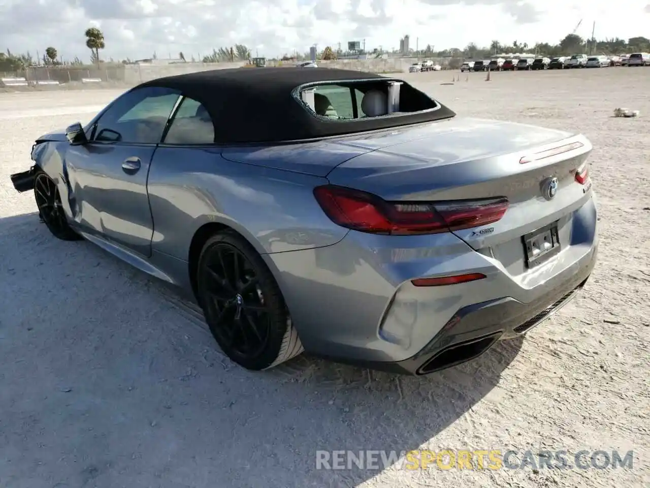 3 Photograph of a damaged car WBAFY4C00MCF82918 BMW M8 2021