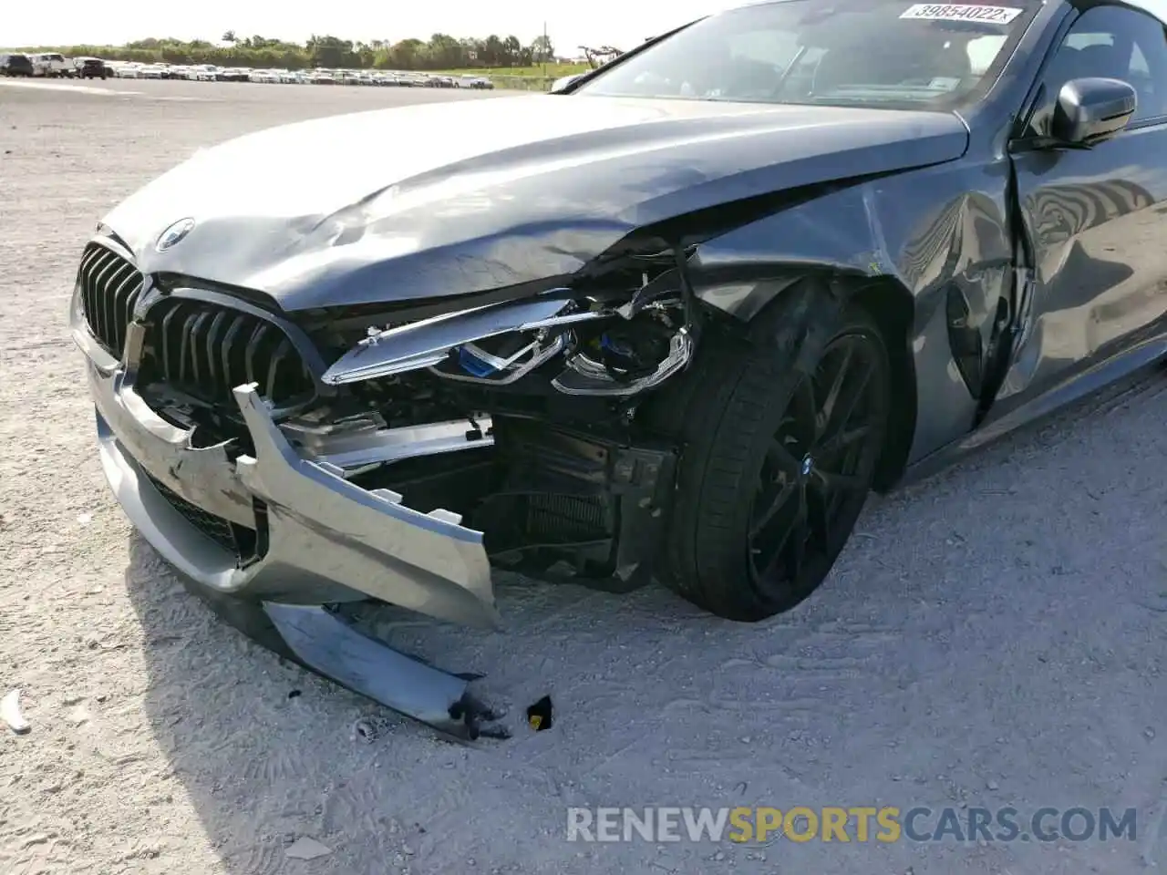 9 Photograph of a damaged car WBAFY4C00MCF82918 BMW M8 2021