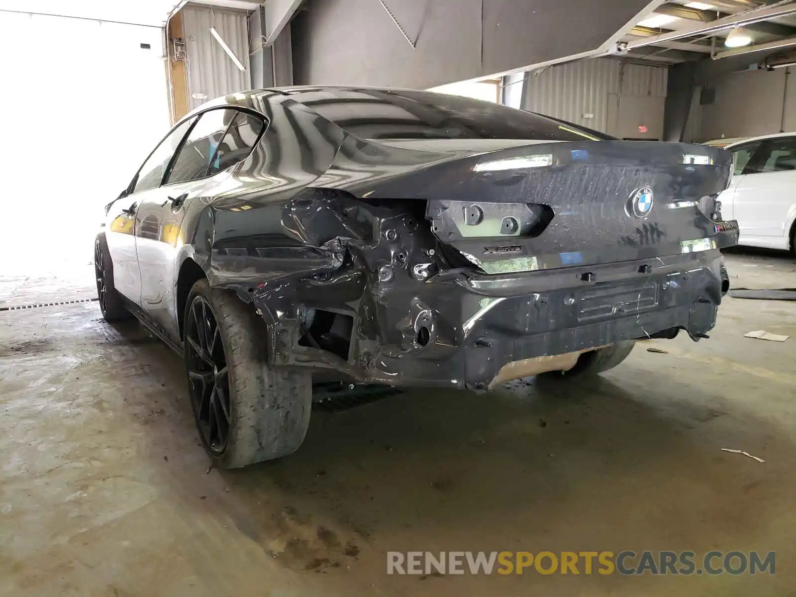 3 Photograph of a damaged car WBAGV8C00MCE91801 BMW M8 2021