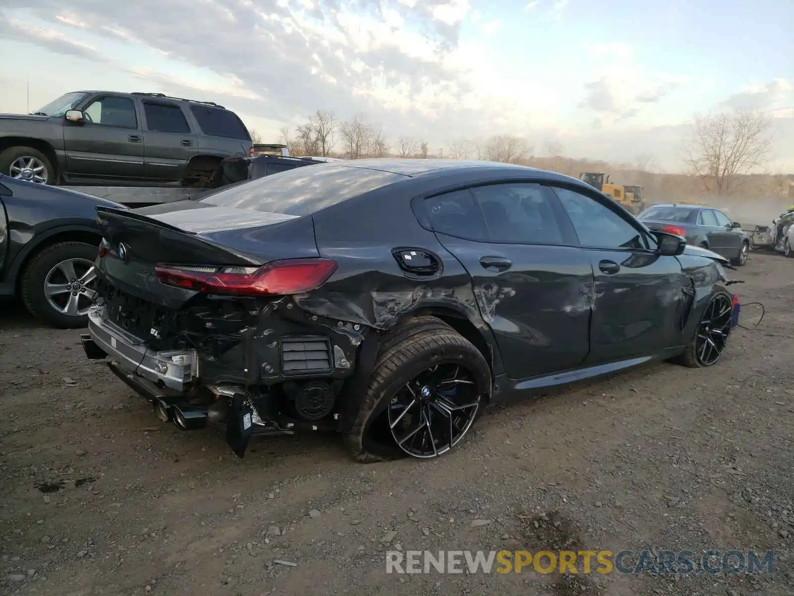 4 Photograph of a damaged car WBSGV0C00MCF03457 BMW M8 2021