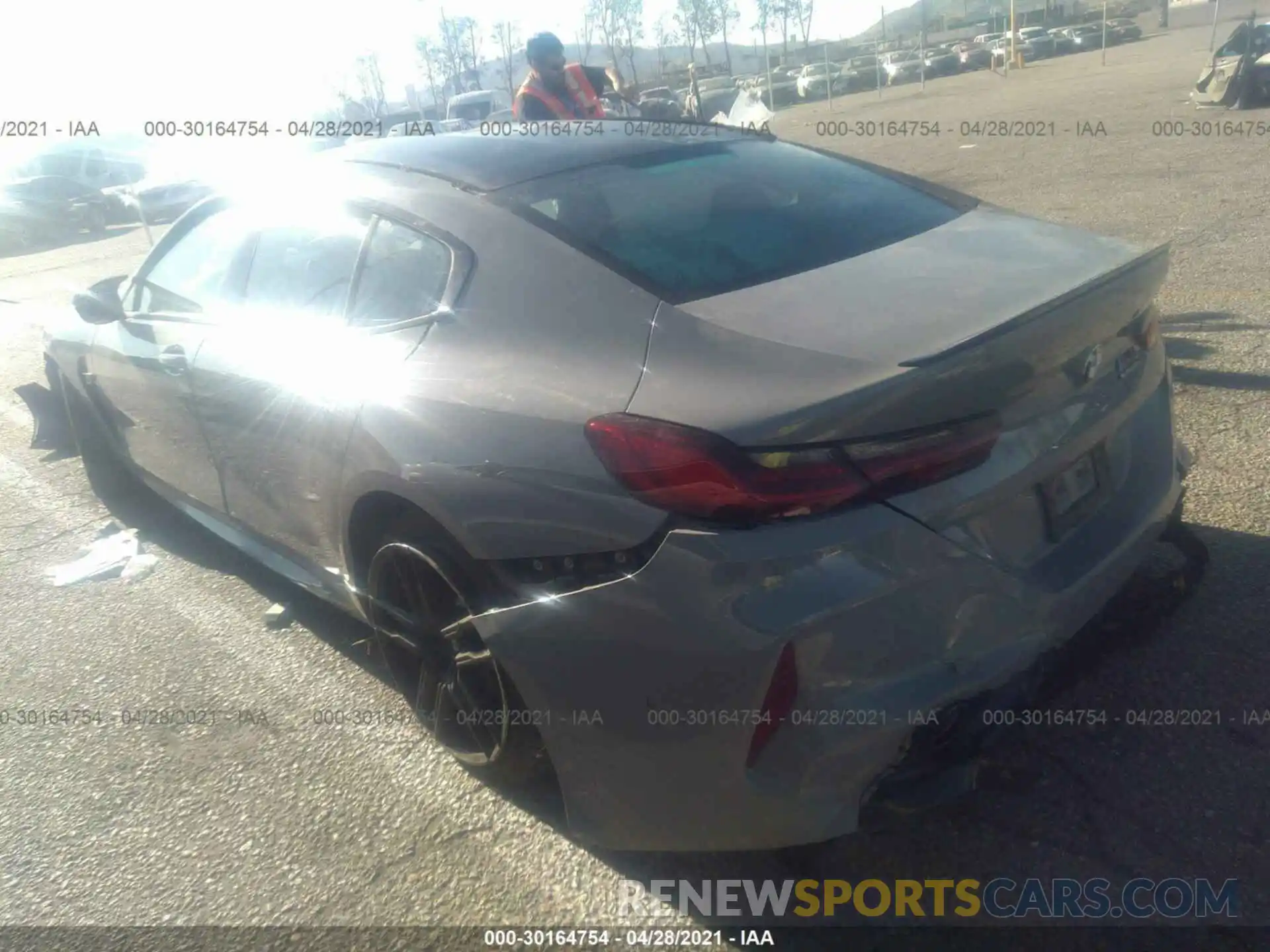 3 Photograph of a damaged car WBSGV0C01MCG28807 BMW M8 2021