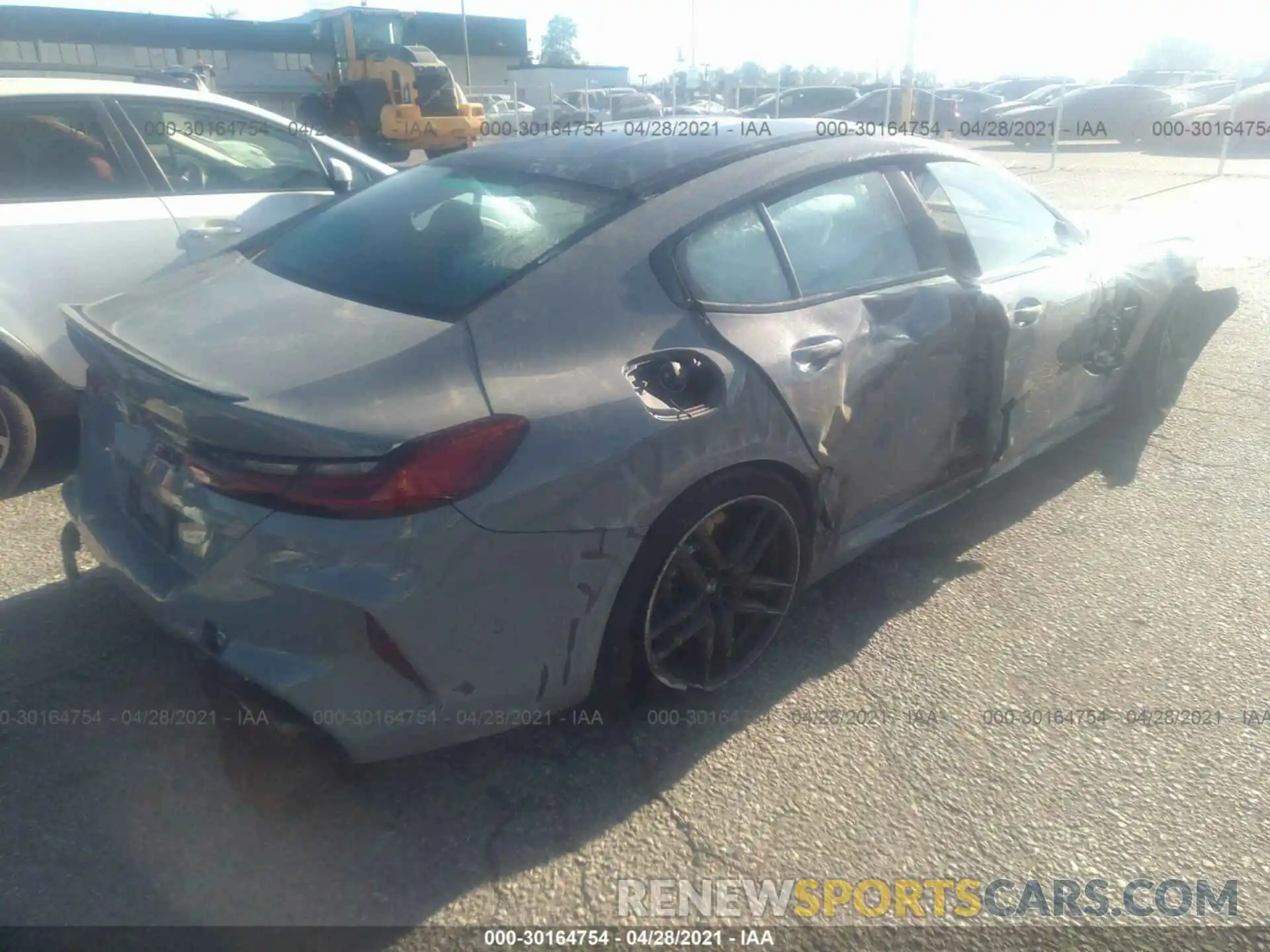 4 Photograph of a damaged car WBSGV0C01MCG28807 BMW M8 2021