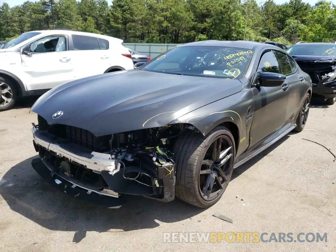 2 Photograph of a damaged car WBSGV0C03MCF31589 BMW M8 2021