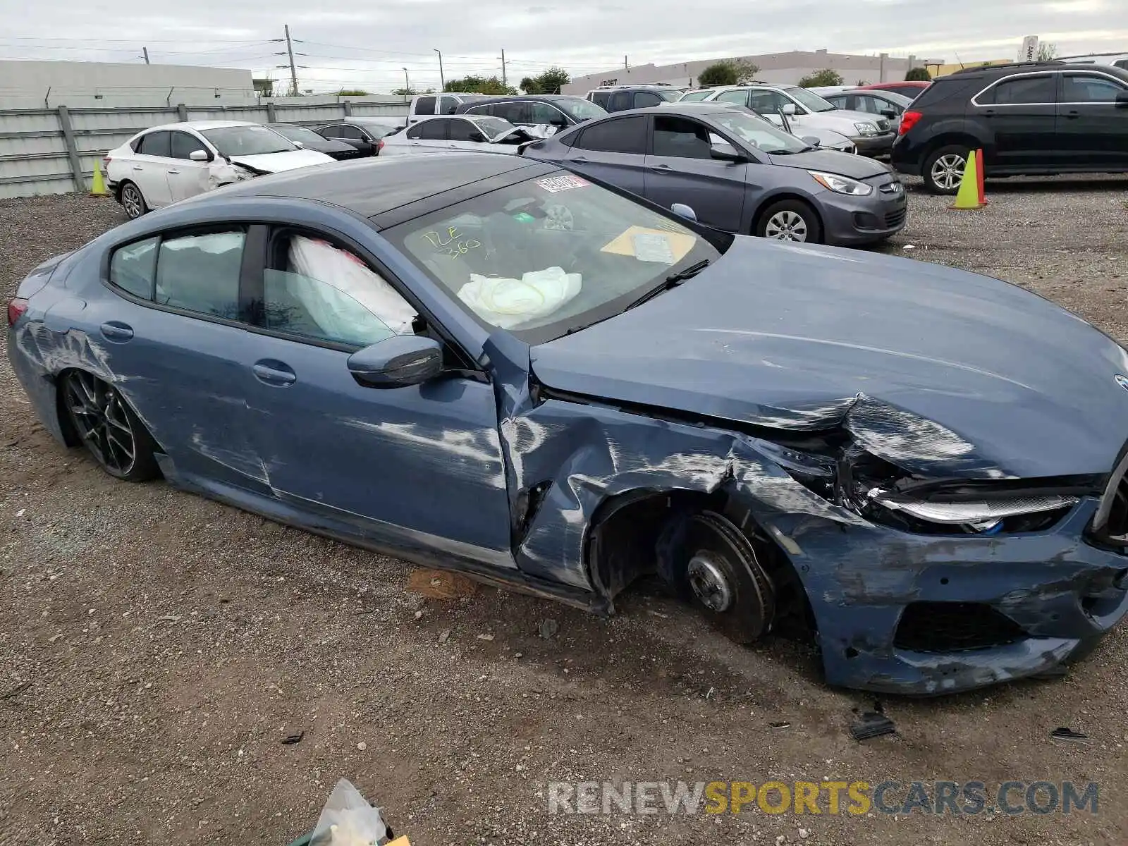 9 Photograph of a damaged car WBAGV8C01NCH15286 BMW M8 2022