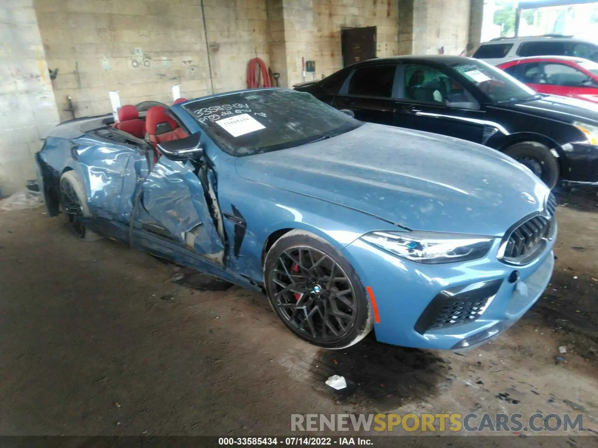 1 Photograph of a damaged car WBSDZ0C03NCH72772 BMW M8 2022