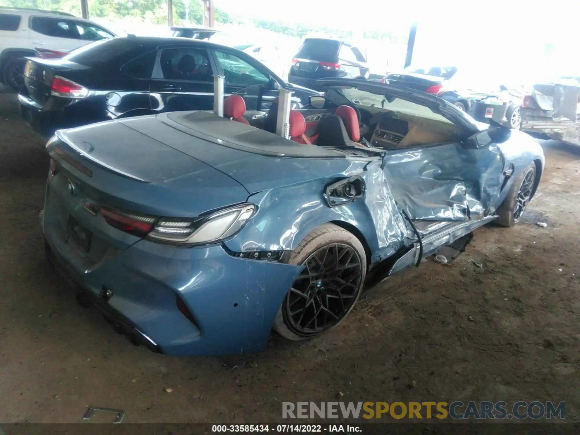 4 Photograph of a damaged car WBSDZ0C03NCH72772 BMW M8 2022