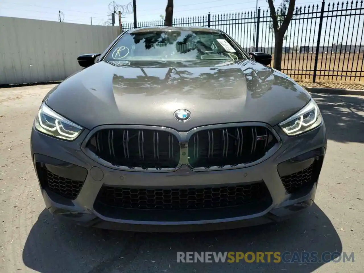 2 Photograph of a damaged car WBSGV0C04NCJ11144 BMW M8 2022