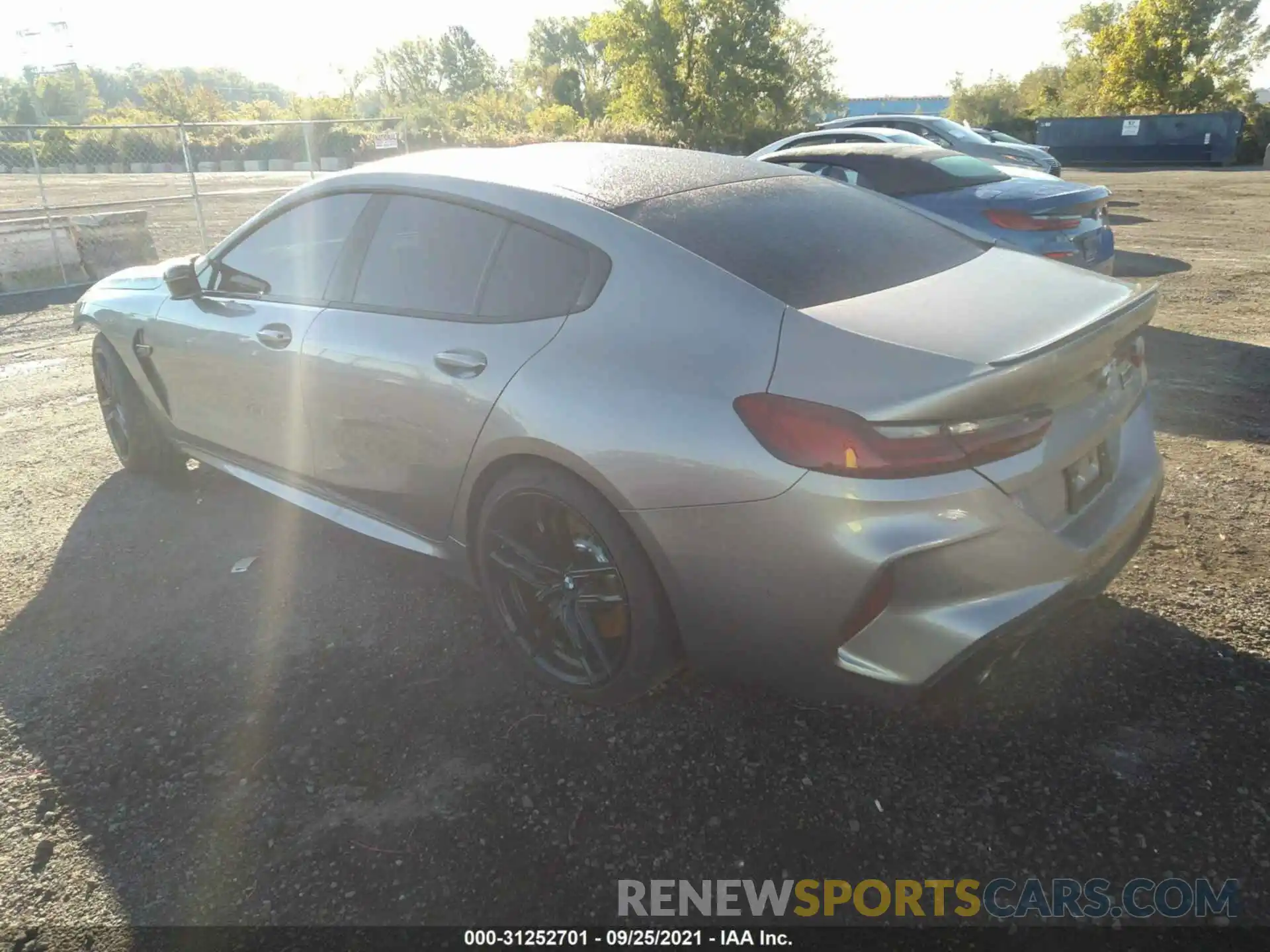 3 Photograph of a damaged car WBSGV0C06NCH61757 BMW M8 2022