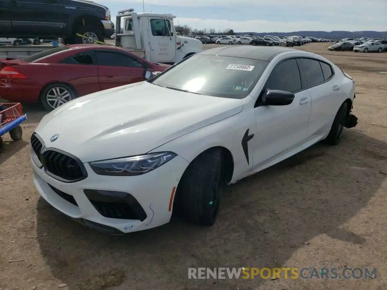 2 Photograph of a damaged car WBSGV0C08NCG90447 BMW M8 2022