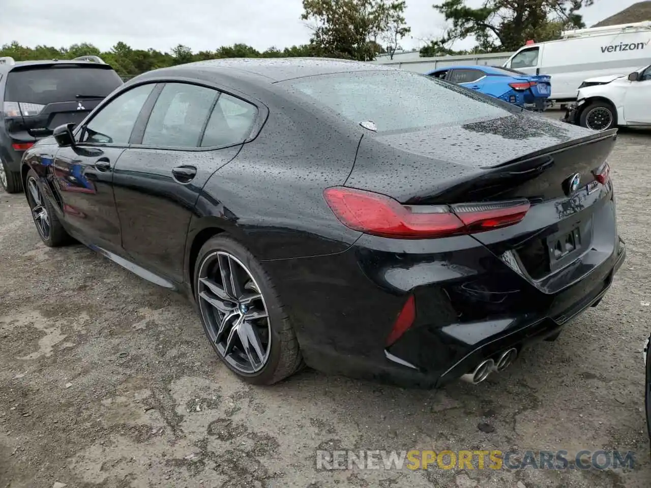 3 Photograph of a damaged car WBSGV0C08NCH18537 BMW M8 2022