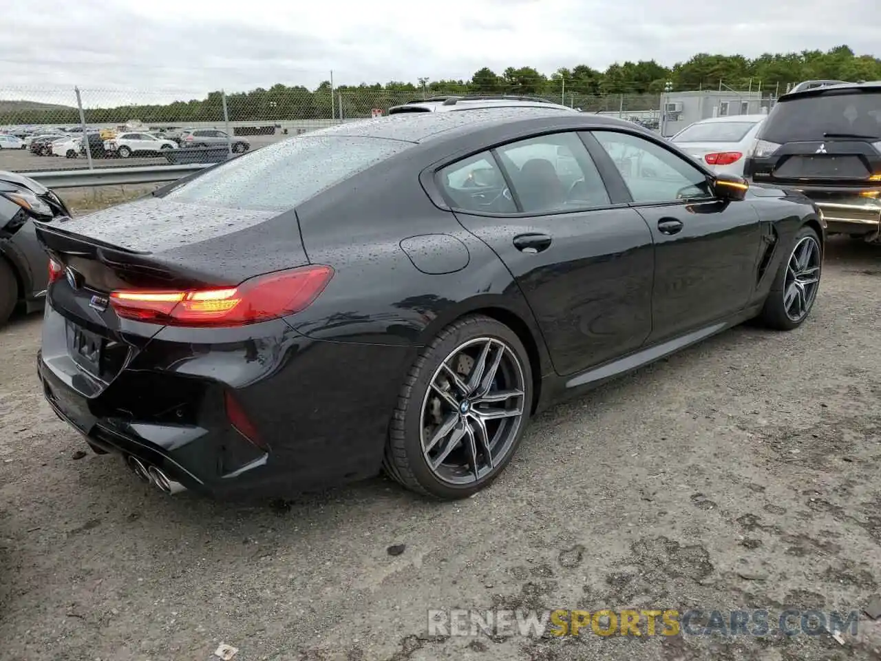 4 Photograph of a damaged car WBSGV0C08NCH18537 BMW M8 2022