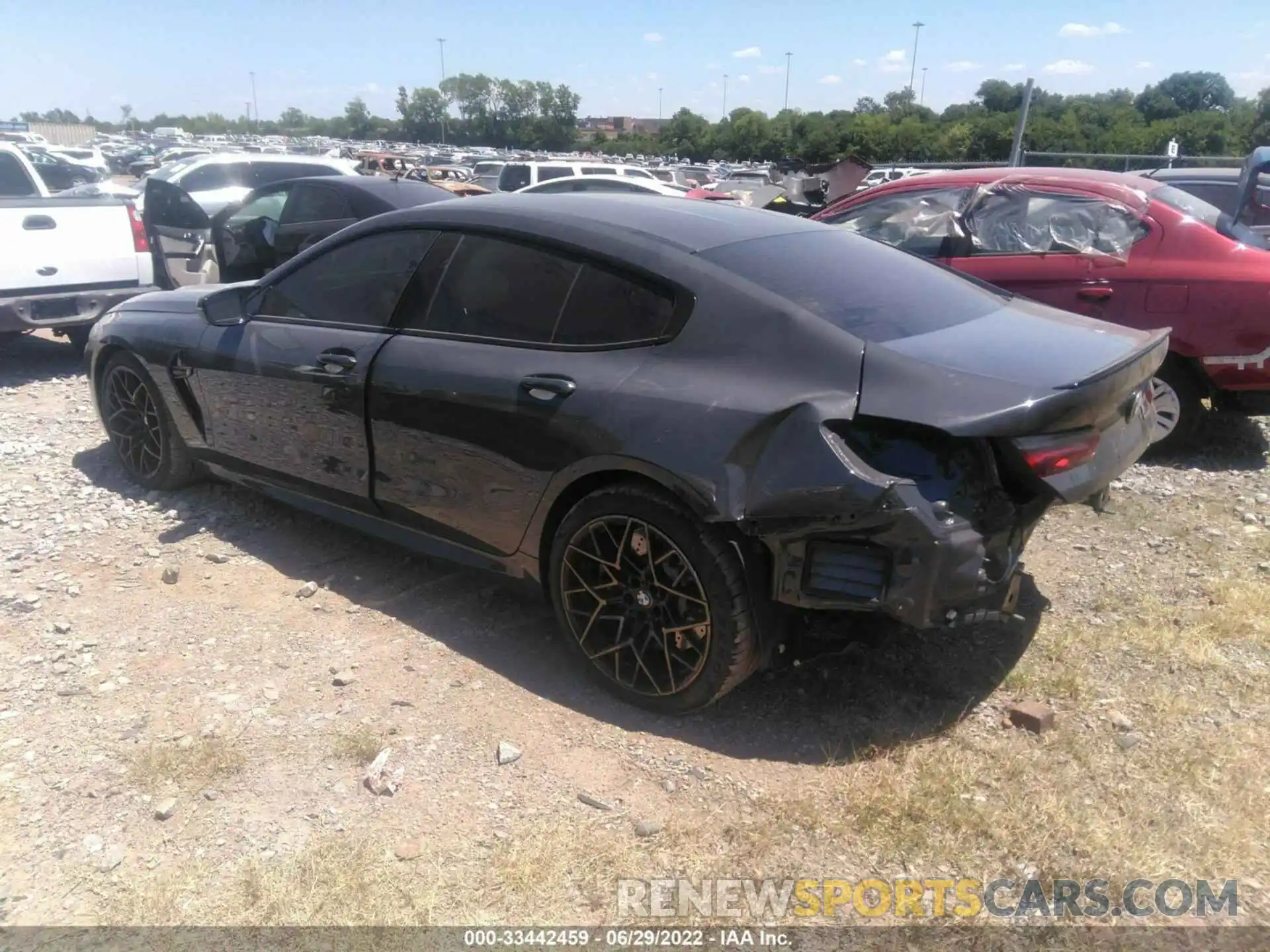 3 Photograph of a damaged car WBSGV0C09NCH24976 BMW M8 2022