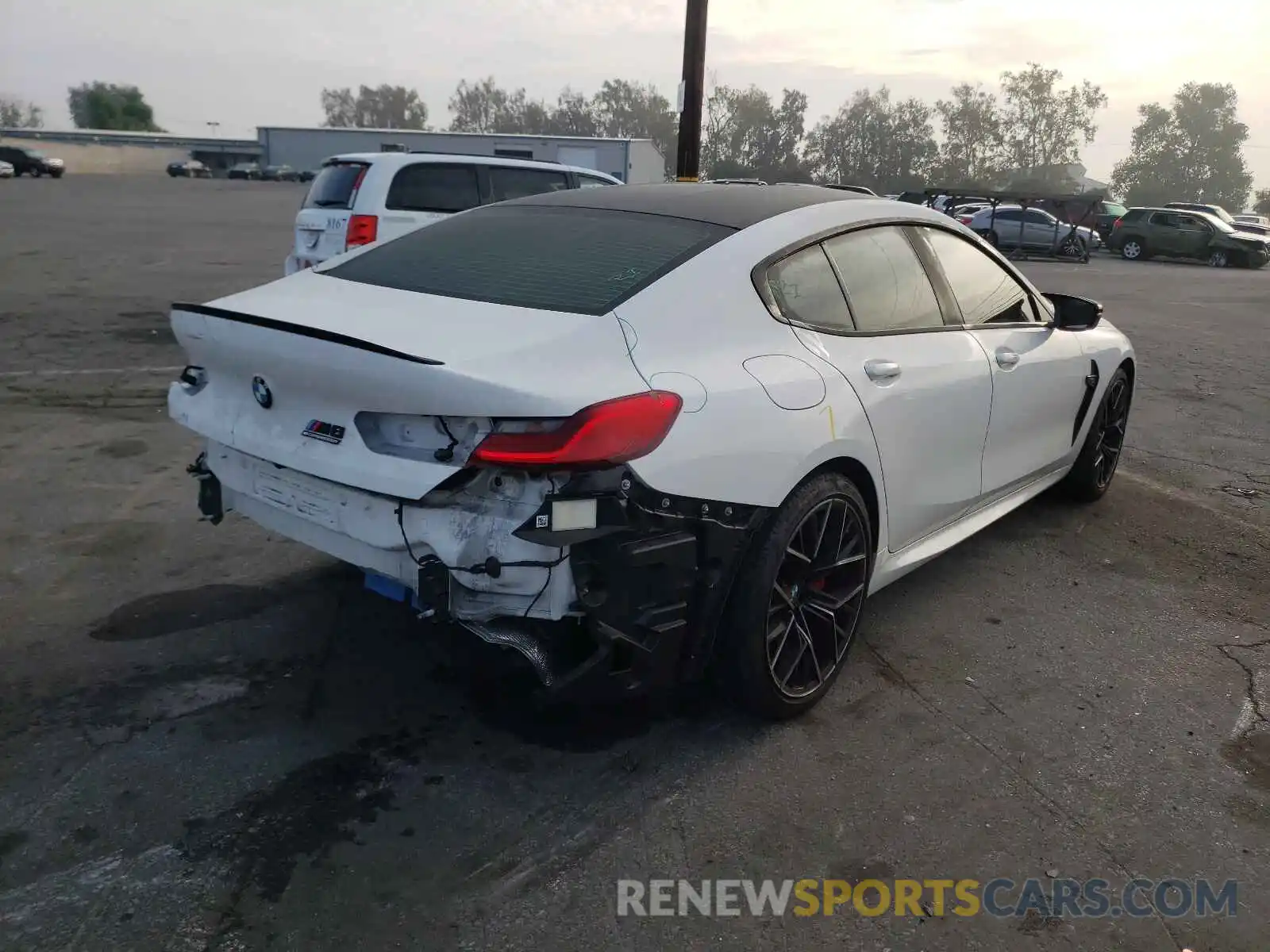 4 Photograph of a damaged car WBSGV0C0XNCG84455 BMW M8 2022