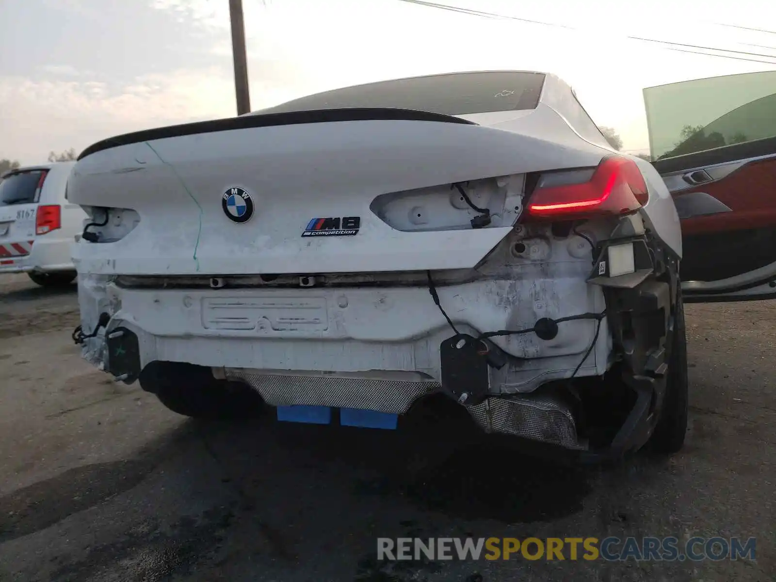 9 Photograph of a damaged car WBSGV0C0XNCG84455 BMW M8 2022