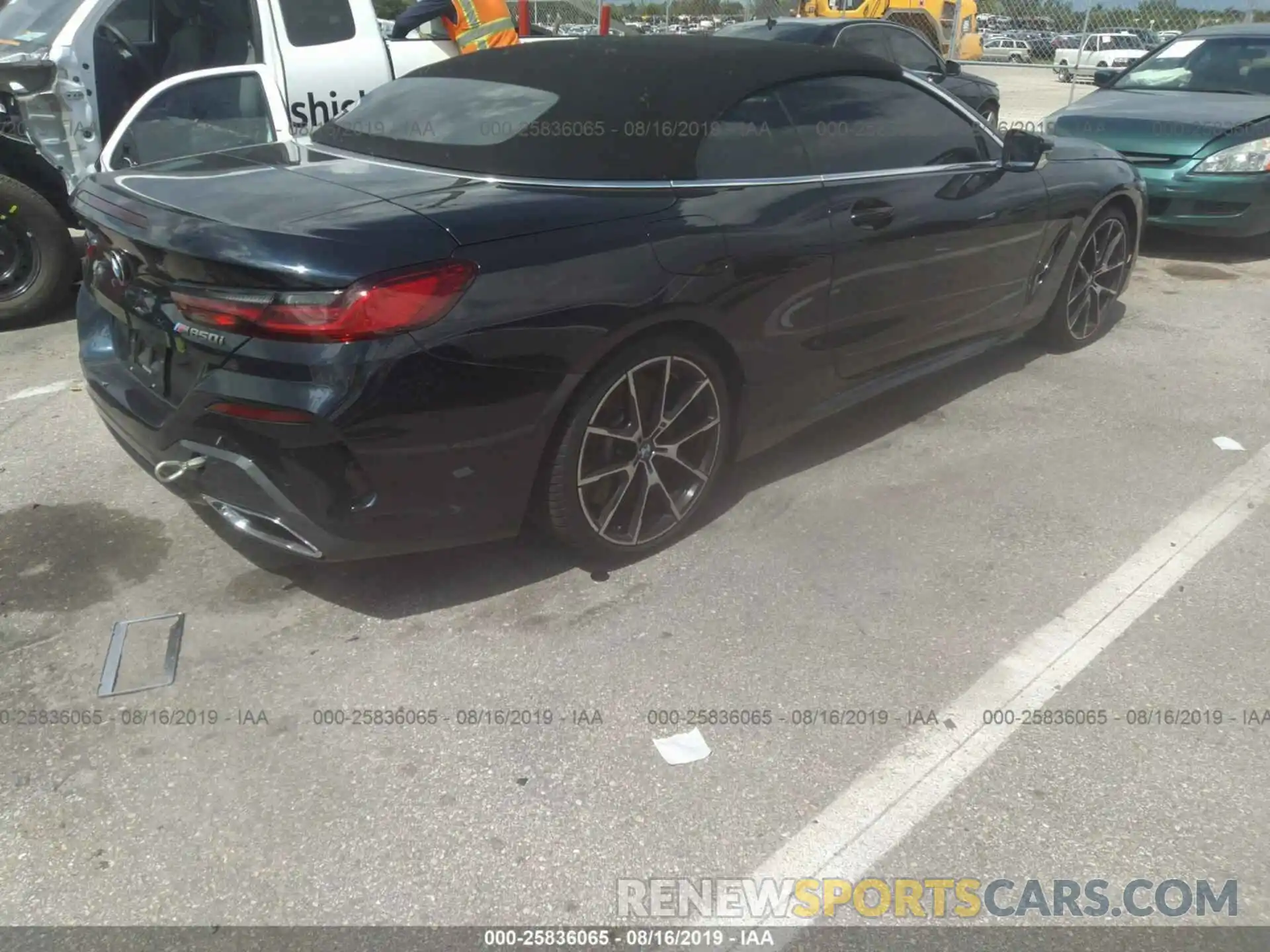 4 Фотография поврежденного автомобиля WBAFY4C5XKBJ99063 BMW M850XI 2019