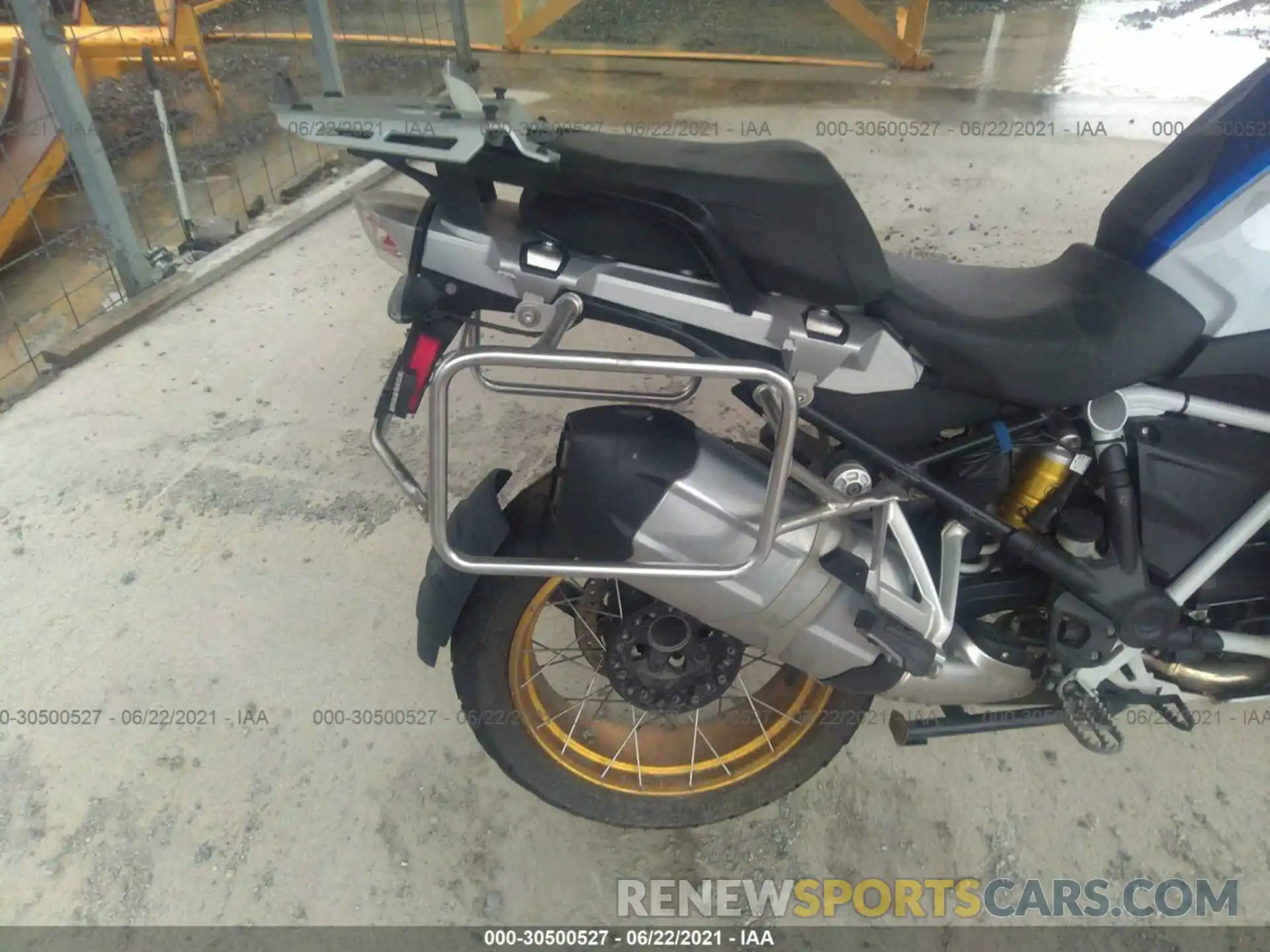 6 Photograph of a damaged car WB10J9306KZJ18014 BMW R 1250 2019