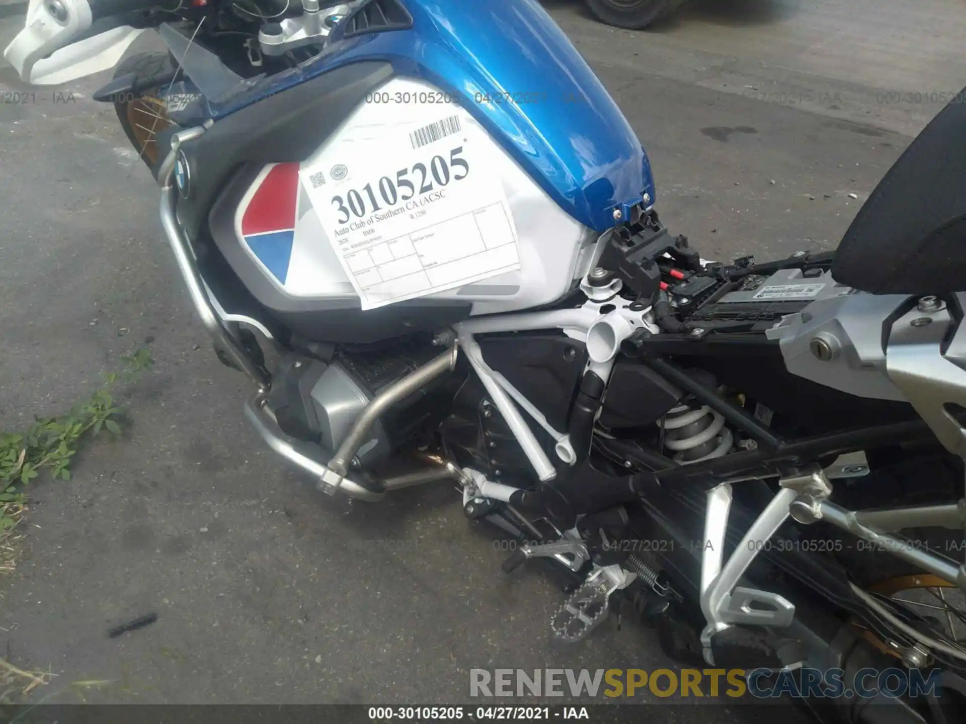 11 Photograph of a damaged car WB10J5301LZF90585 BMW R 1250 2020