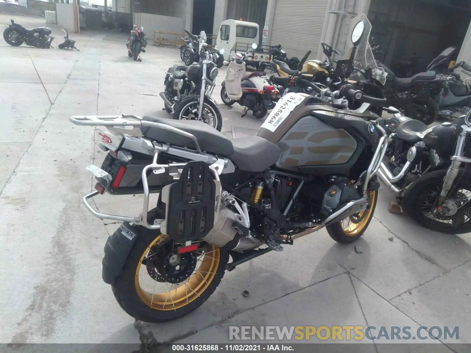 4 Фотография поврежденного автомобиля WB10J5305LZF79587 BMW R 1250 2020