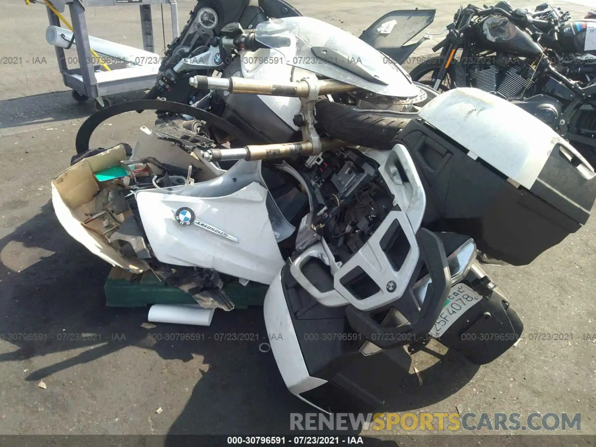 3 Photograph of a damaged car WB10J6304LZG40014 BMW R 1250 2020