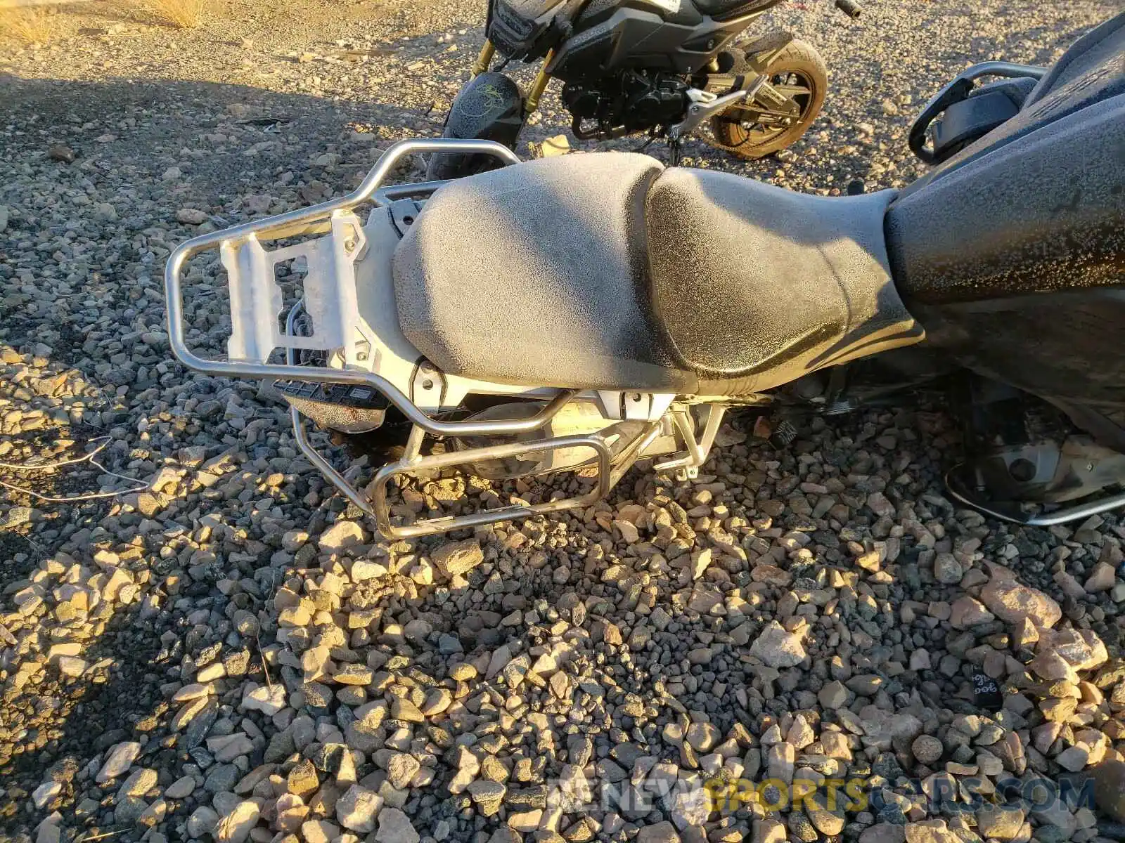 6 Photograph of a damaged car WB10J5305KZF77305 BMW R 1250 GS 2019