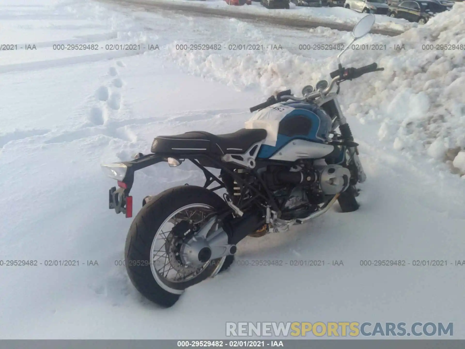 4 Фотография поврежденного автомобиля WB10J1303LZ732294 BMW R NINE T 2020