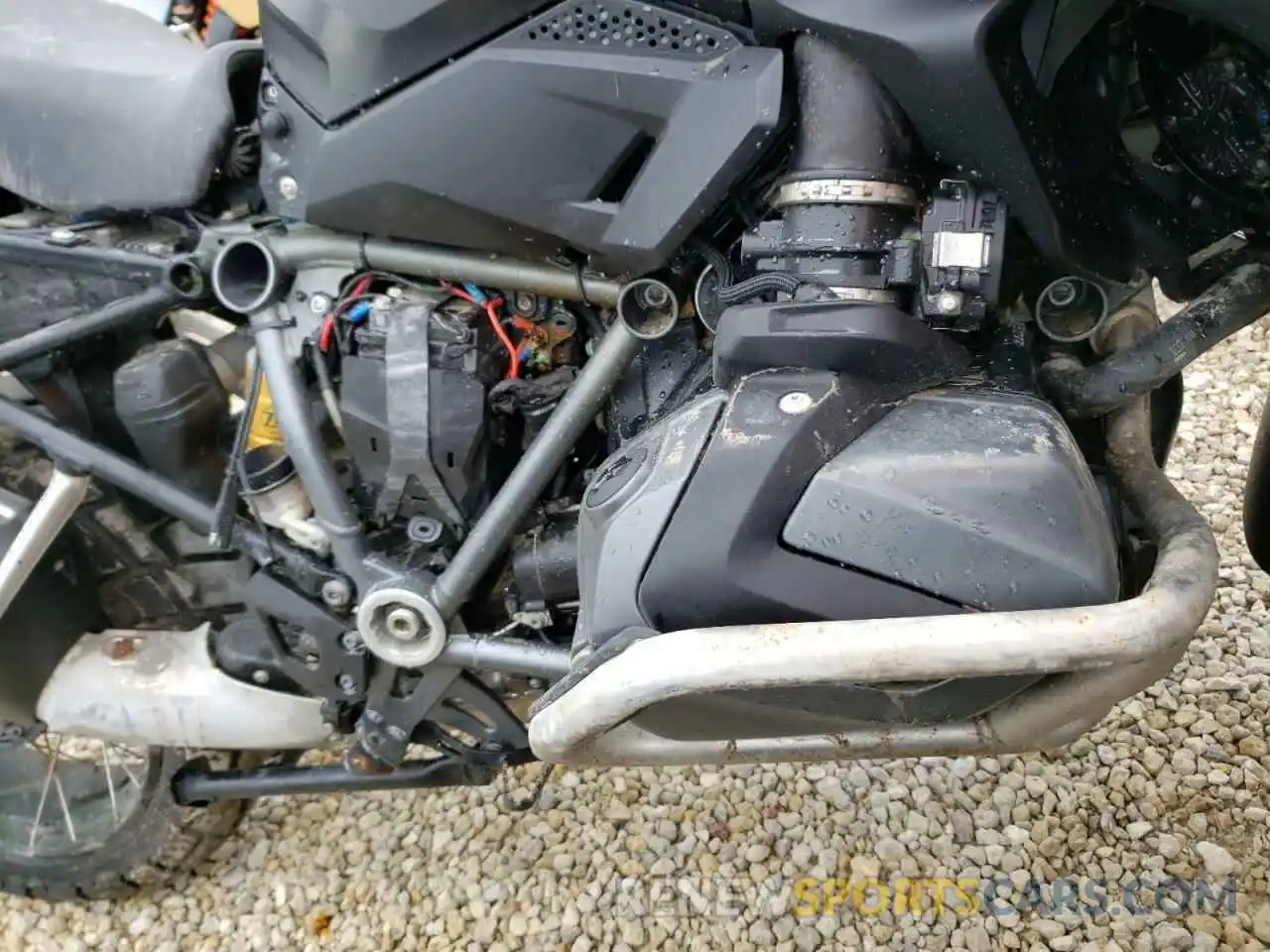 7 Photograph of a damaged car WB10J9306KZH99469 BMW R-SERIES 2019