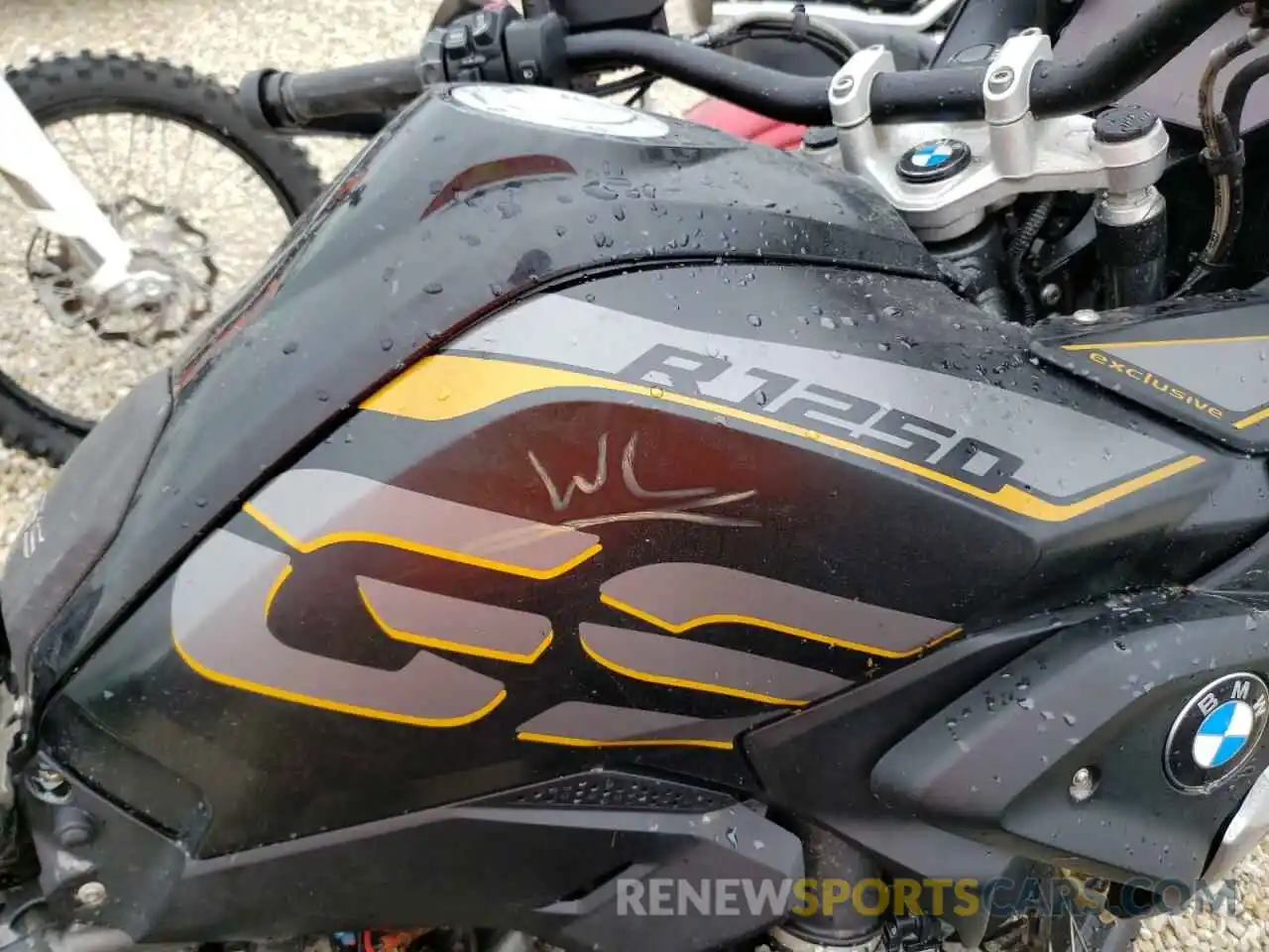 9 Photograph of a damaged car WB10J9306KZH99469 BMW R-SERIES 2019