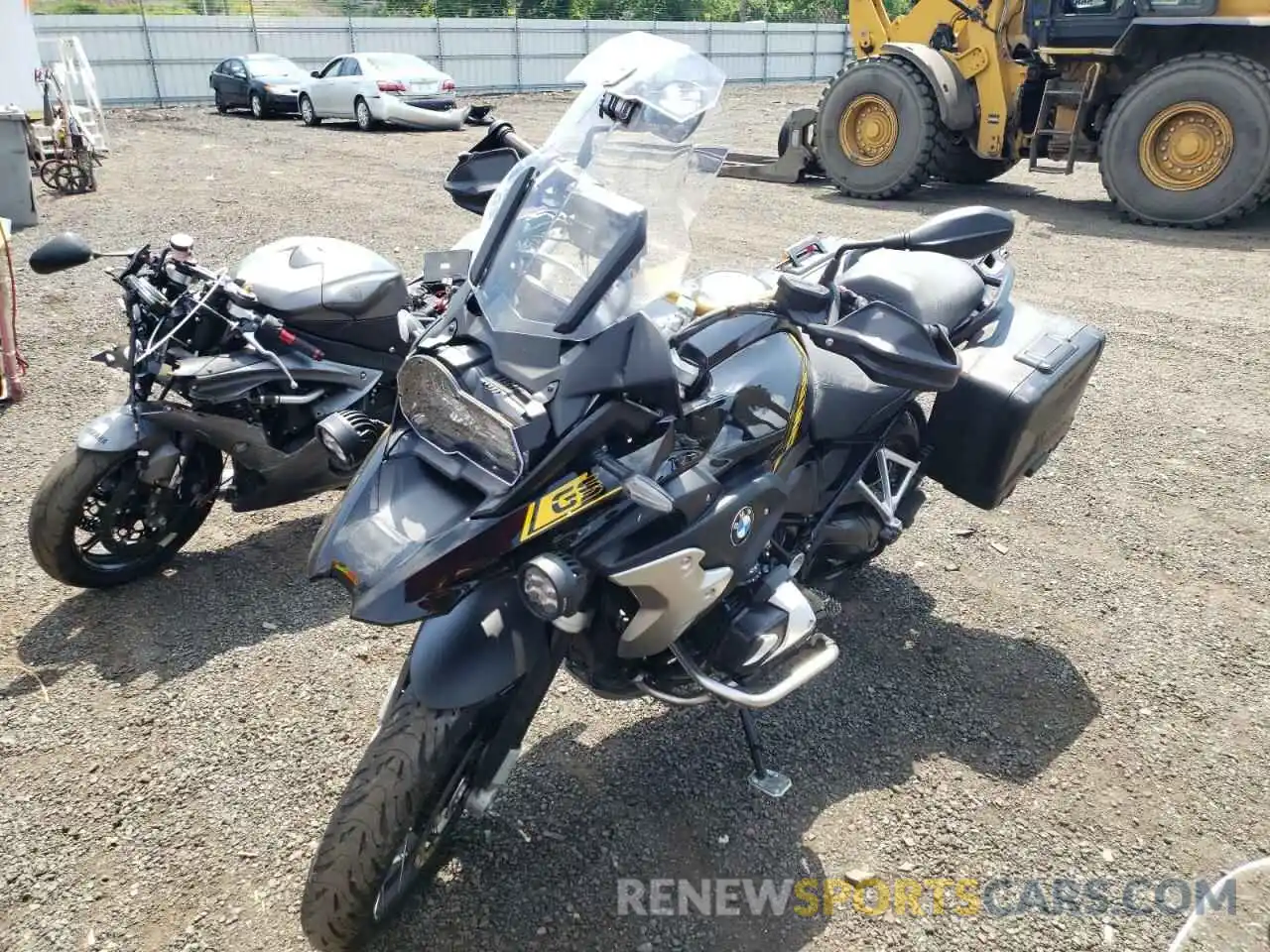 2 Фотография поврежденного автомобиля WB10M0300M6D83859 BMW R-SERIES 2021