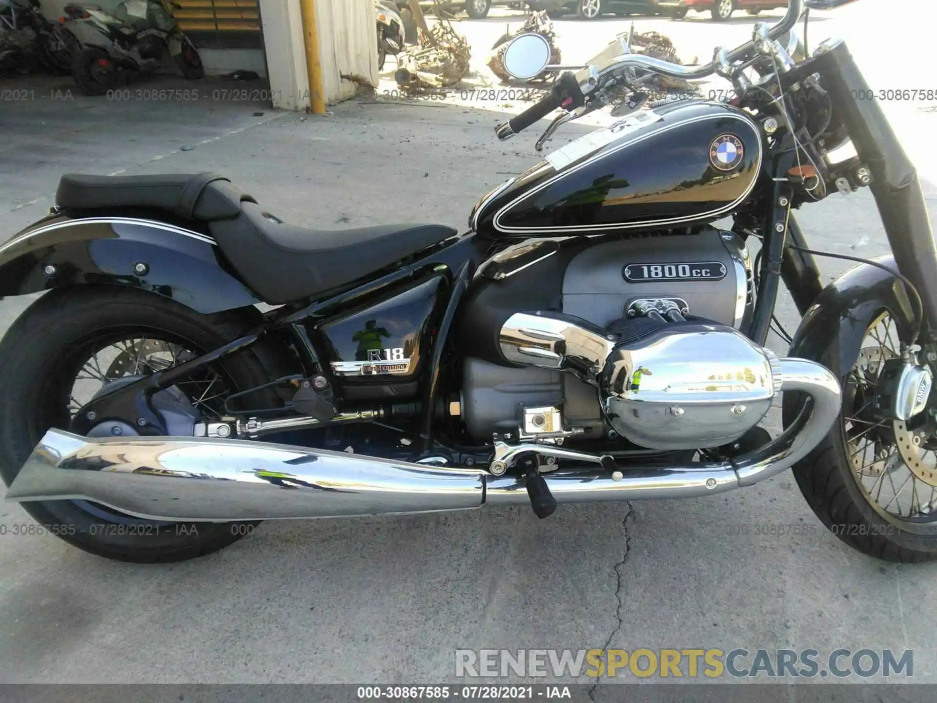 8 Фотография поврежденного автомобиля WB10L1305M6D45939 BMW R18 2021