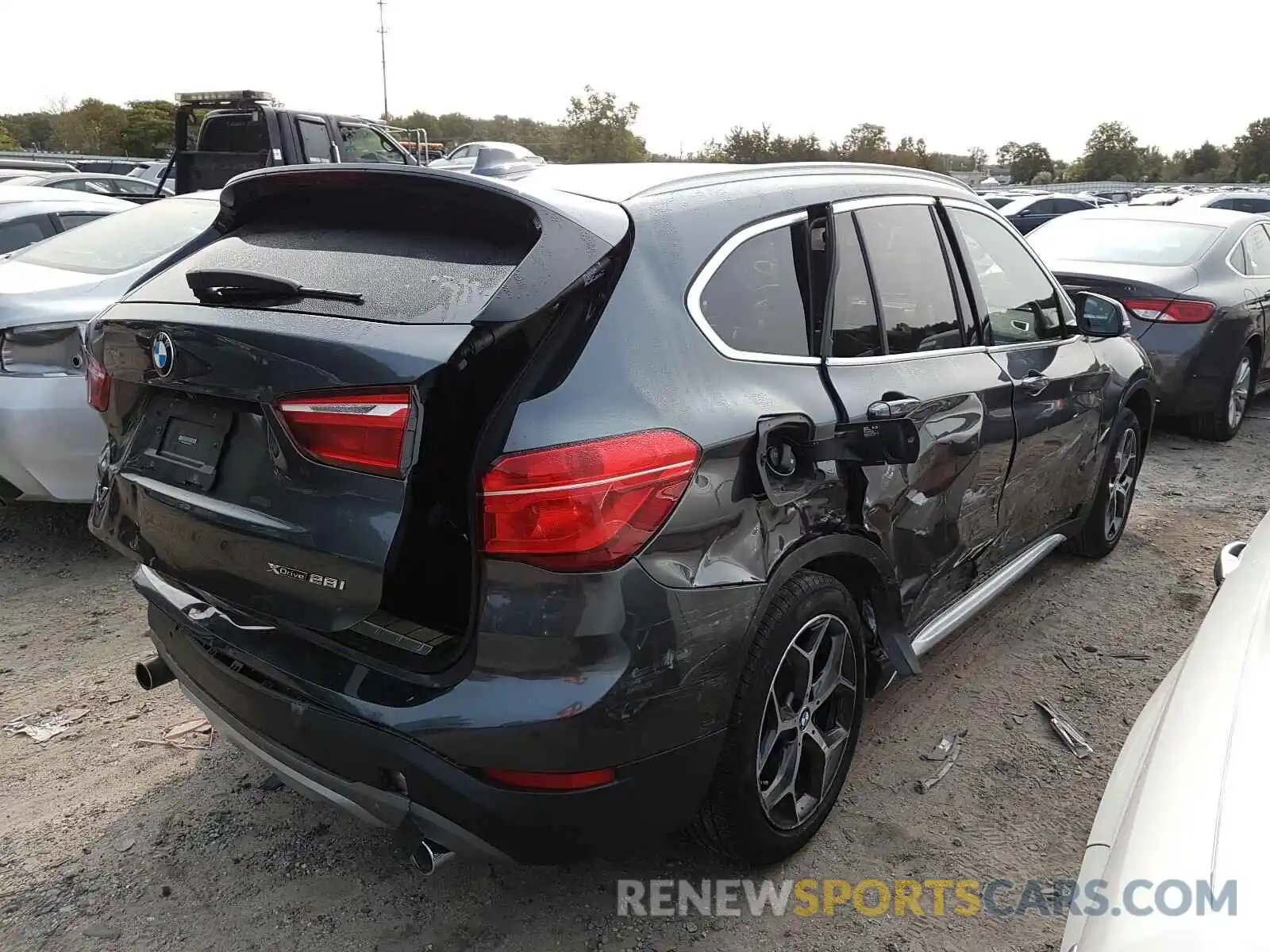 4 Фотография поврежденного автомобиля WBXHT3C50K5L37795 BMW X1 2019