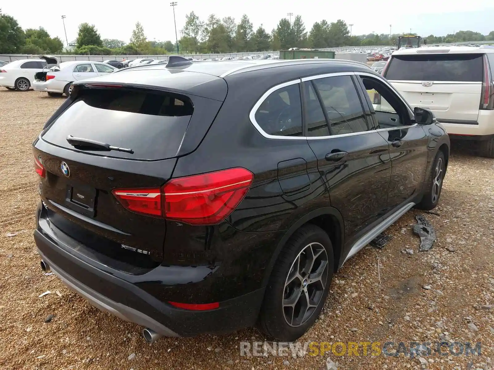 4 Фотография поврежденного автомобиля WBXHT3C51K5N52652 BMW X1 2019