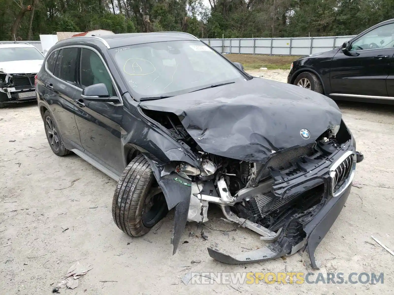 1 Фотография поврежденного автомобиля WBXHT3C52K3H36691 BMW X1 2019