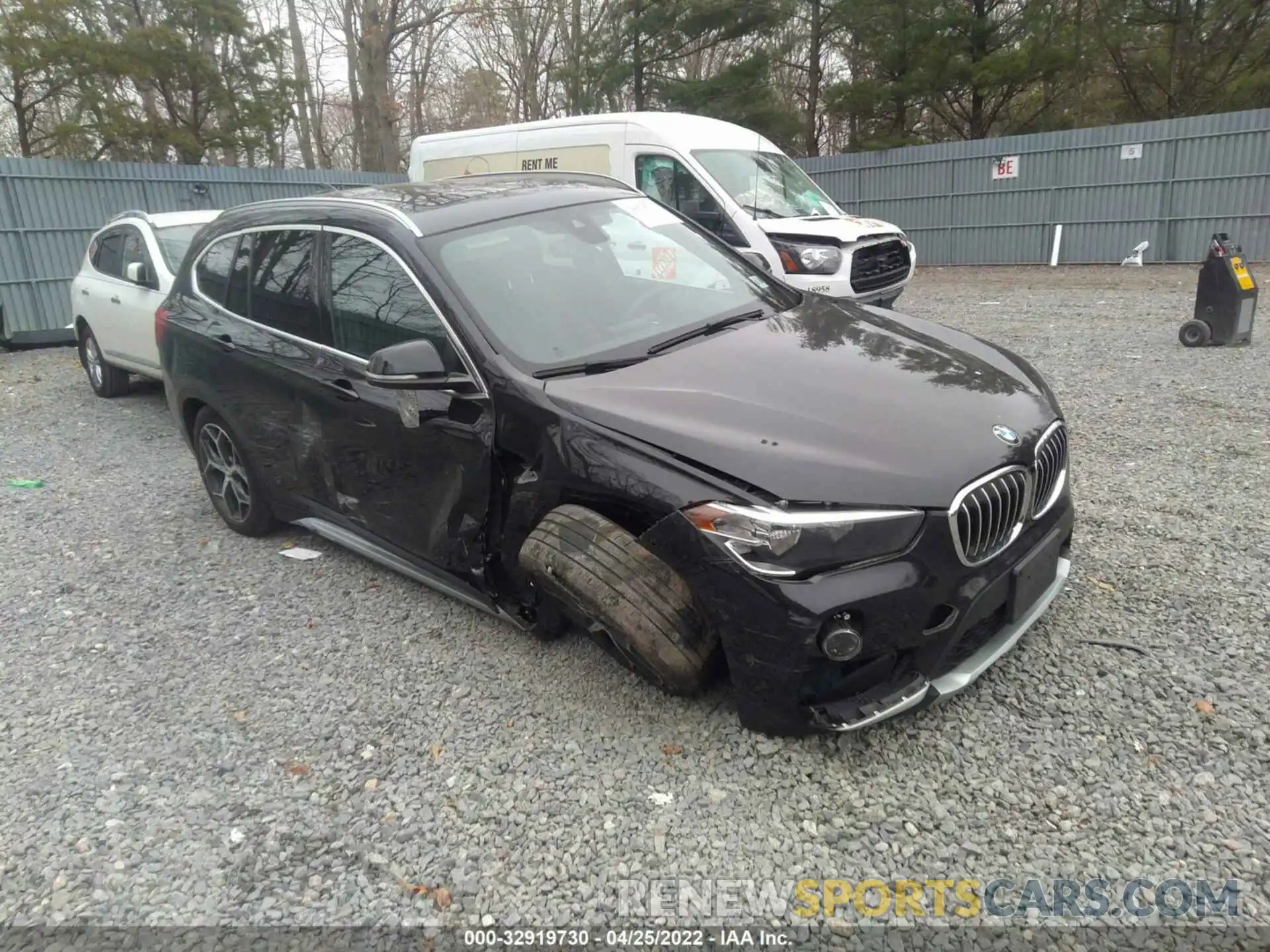 1 Photograph of a damaged car WBXHT3C52K5L89638 BMW X1 2019