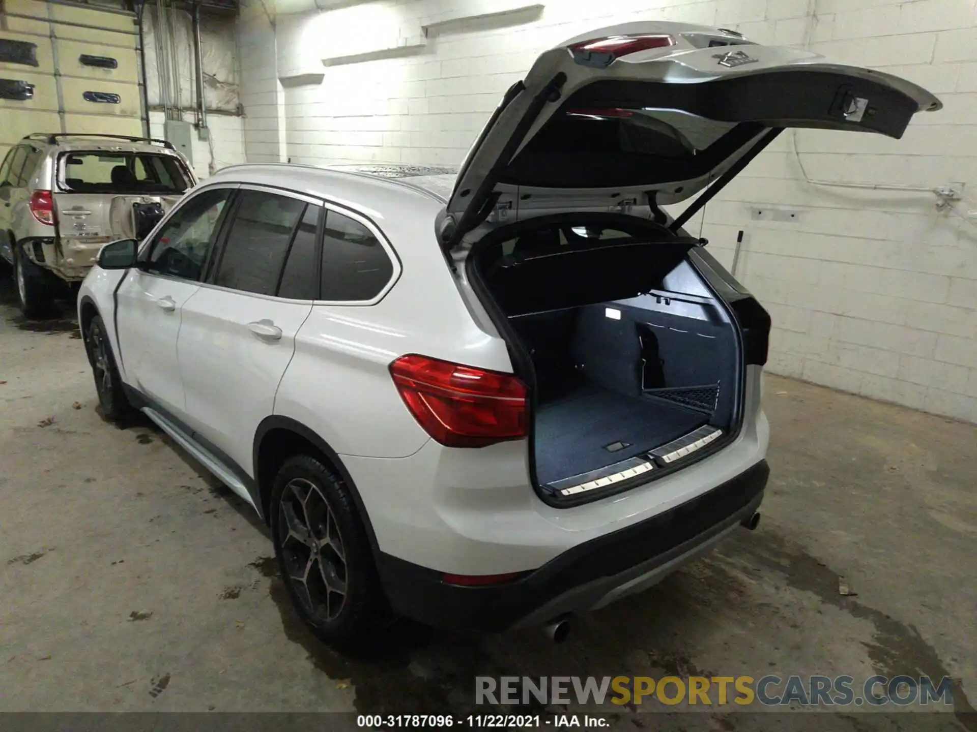 3 Photograph of a damaged car WBXHT3C54K5L38495 BMW X1 2019