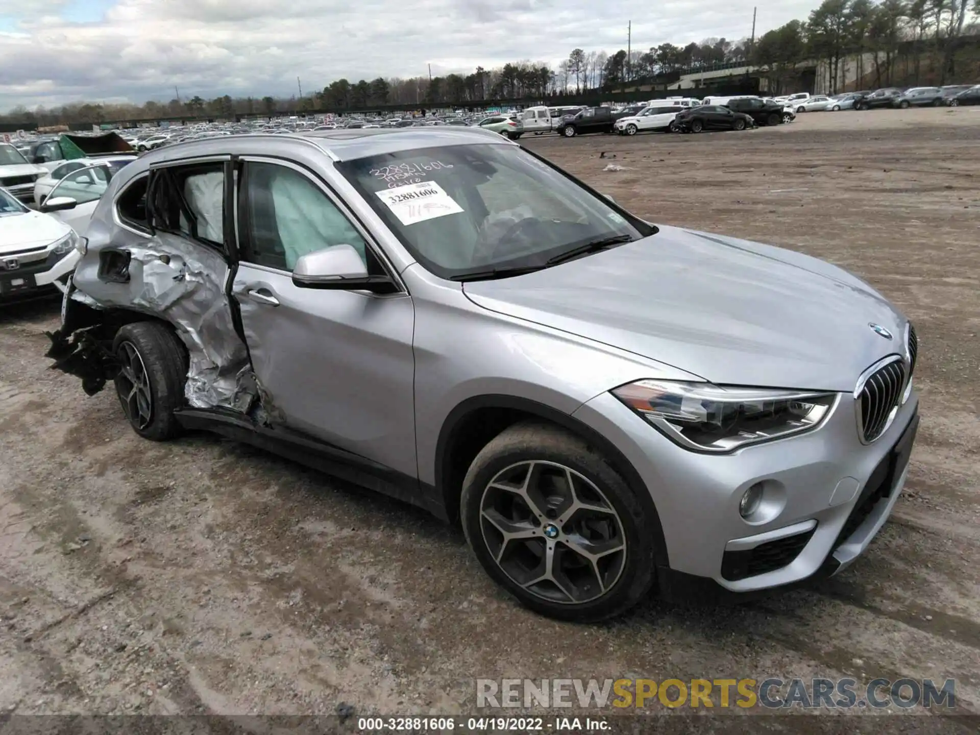 1 Photograph of a damaged car WBXHT3C54K5N30340 BMW X1 2019