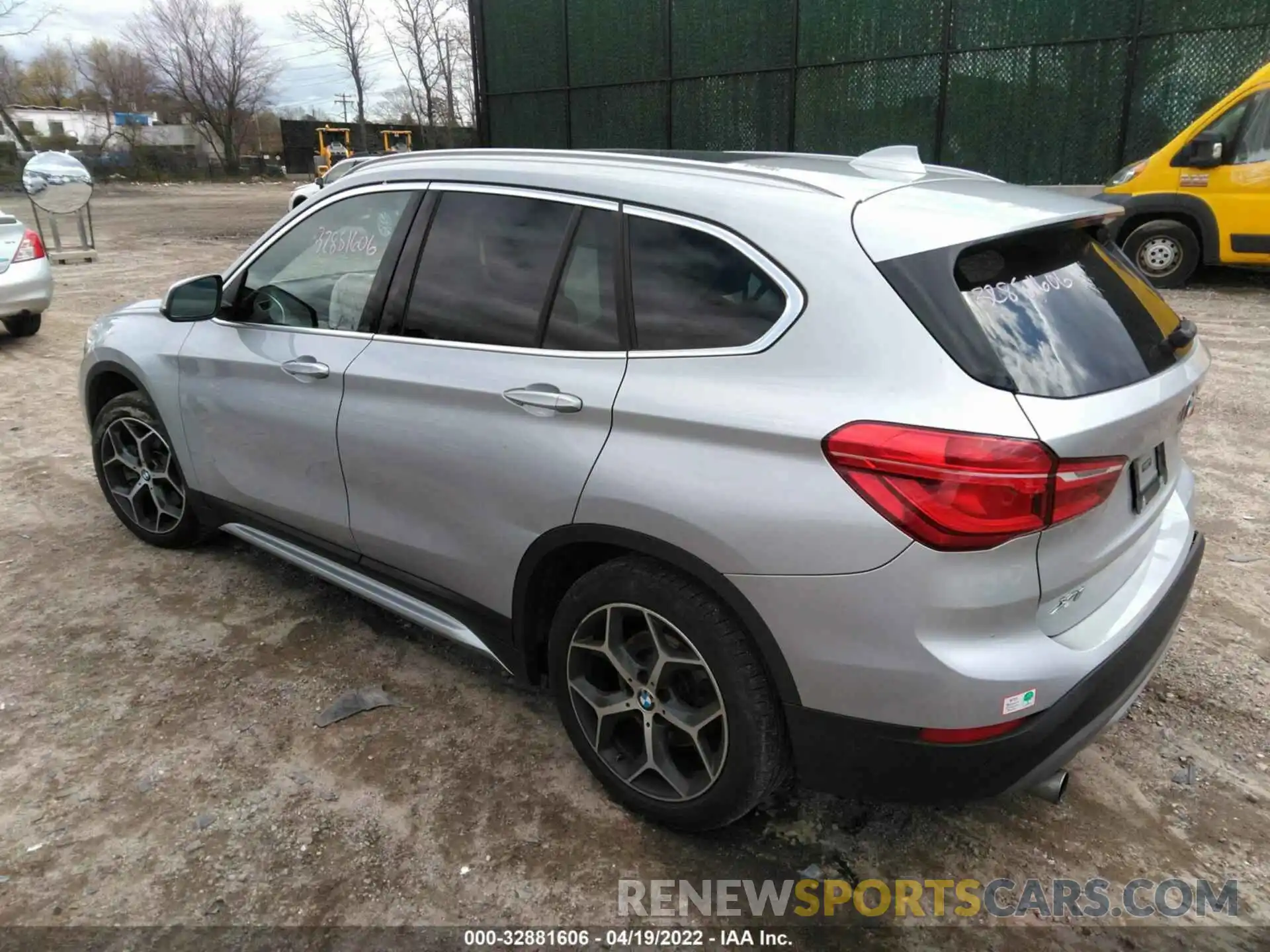 3 Фотография поврежденного автомобиля WBXHT3C54K5N30340 BMW X1 2019