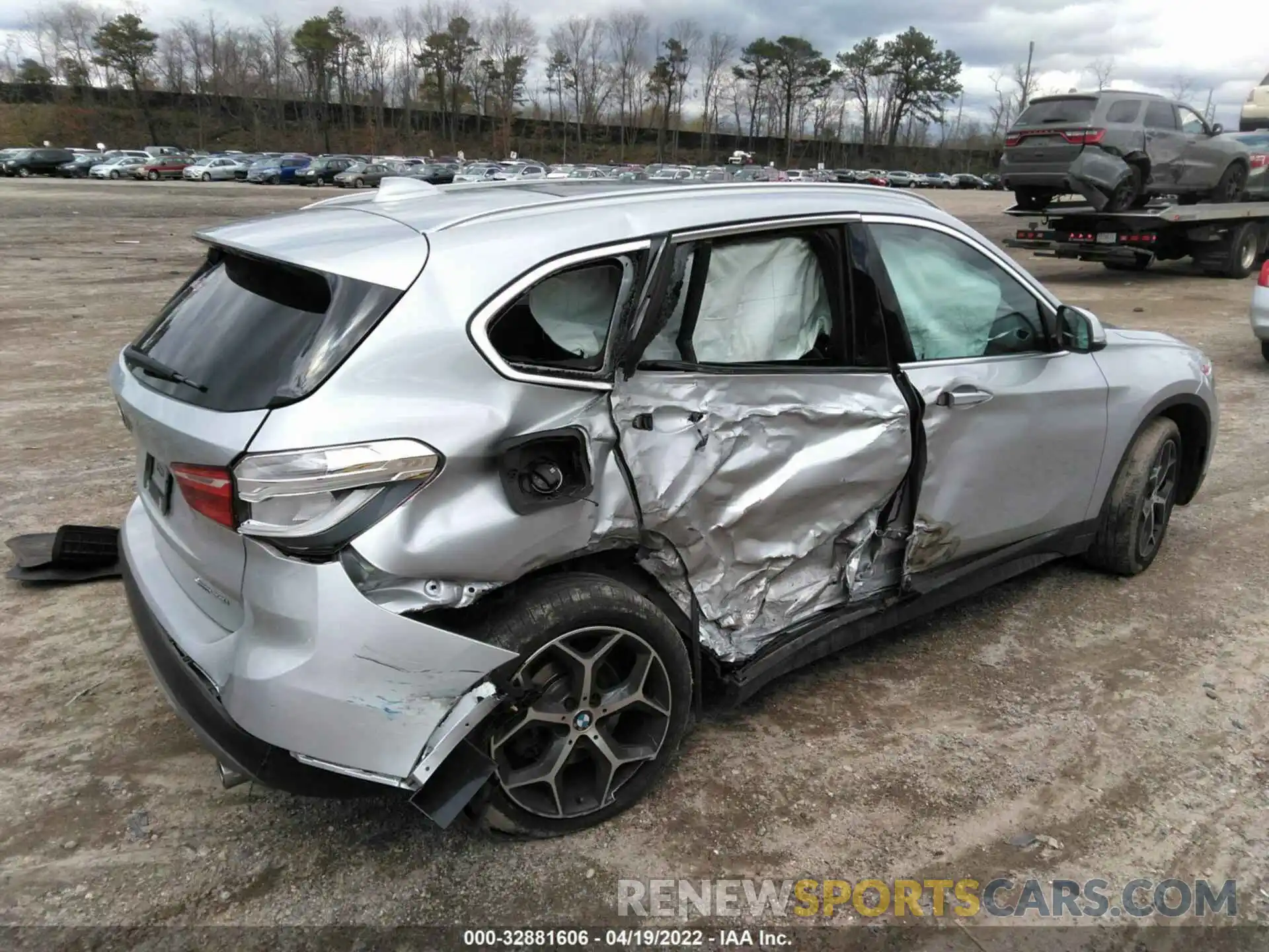 4 Photograph of a damaged car WBXHT3C54K5N30340 BMW X1 2019