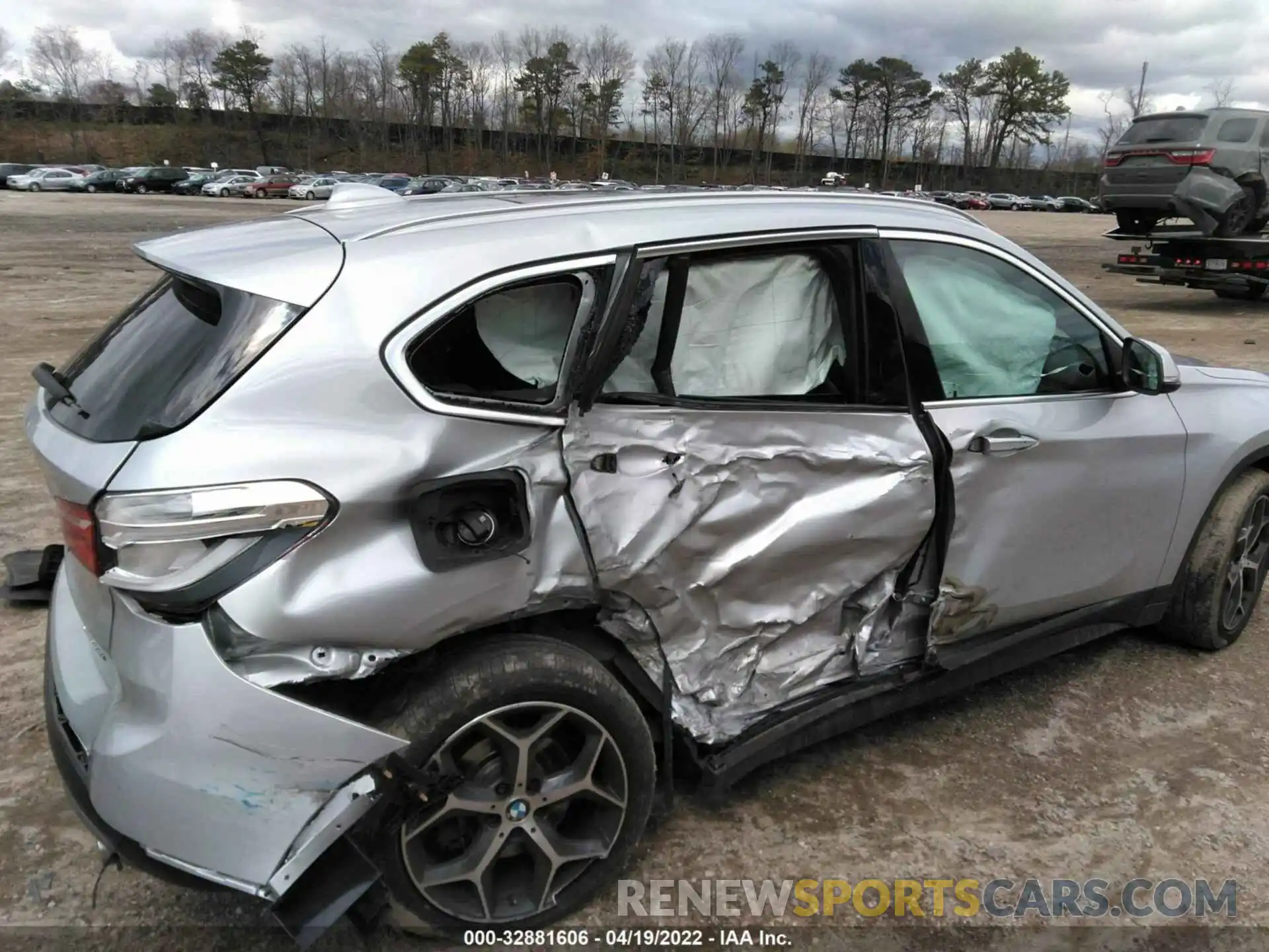 6 Photograph of a damaged car WBXHT3C54K5N30340 BMW X1 2019