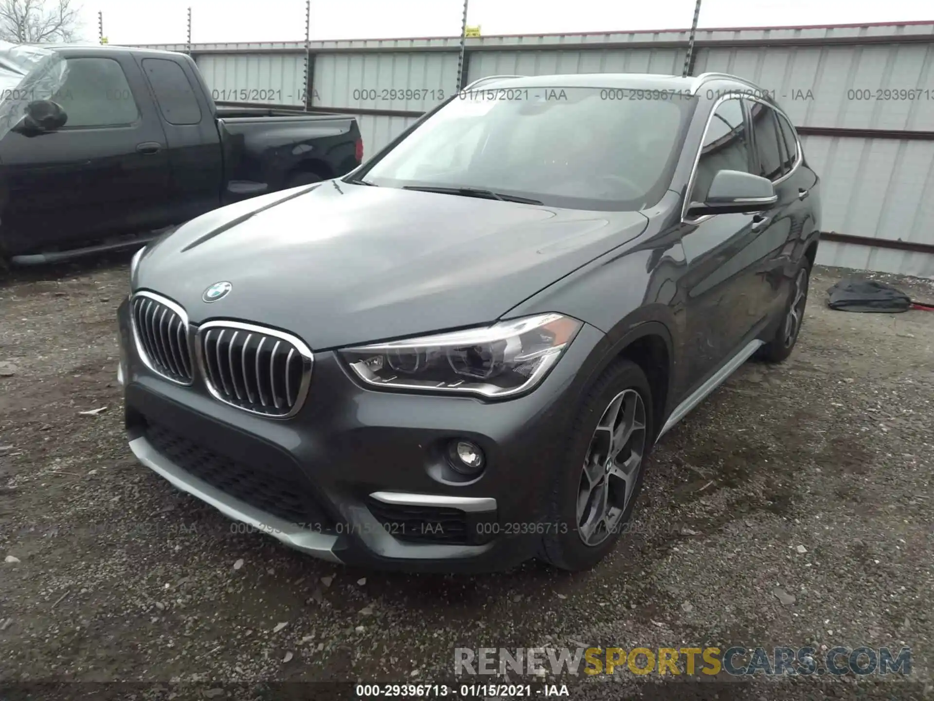 2 Фотография поврежденного автомобиля WBXHT3C56K5L37431 BMW X1 2019