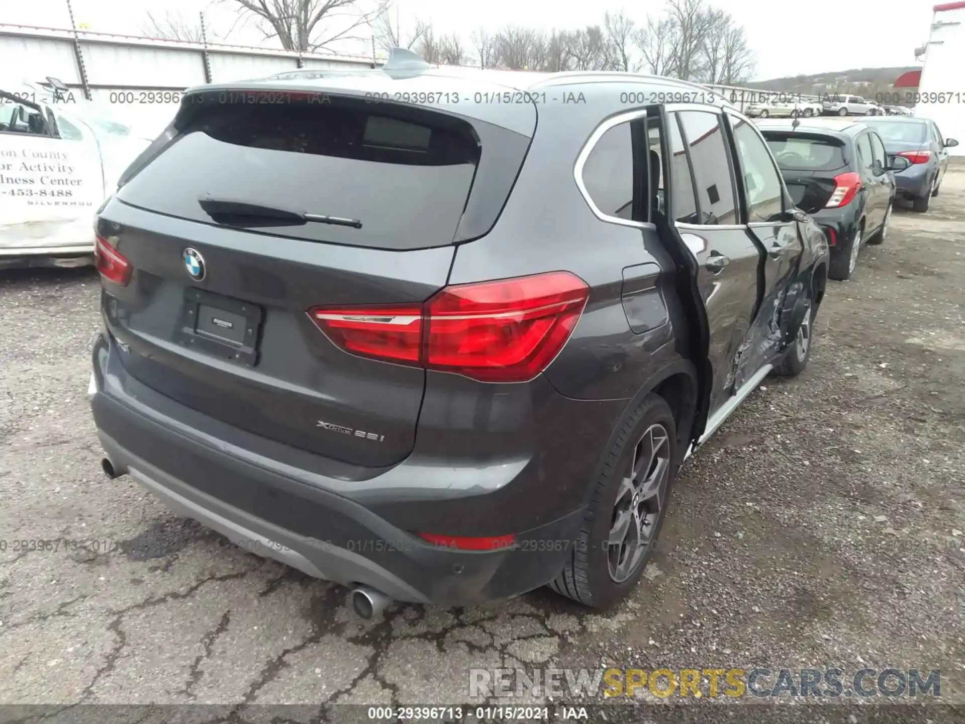 4 Фотография поврежденного автомобиля WBXHT3C56K5L37431 BMW X1 2019